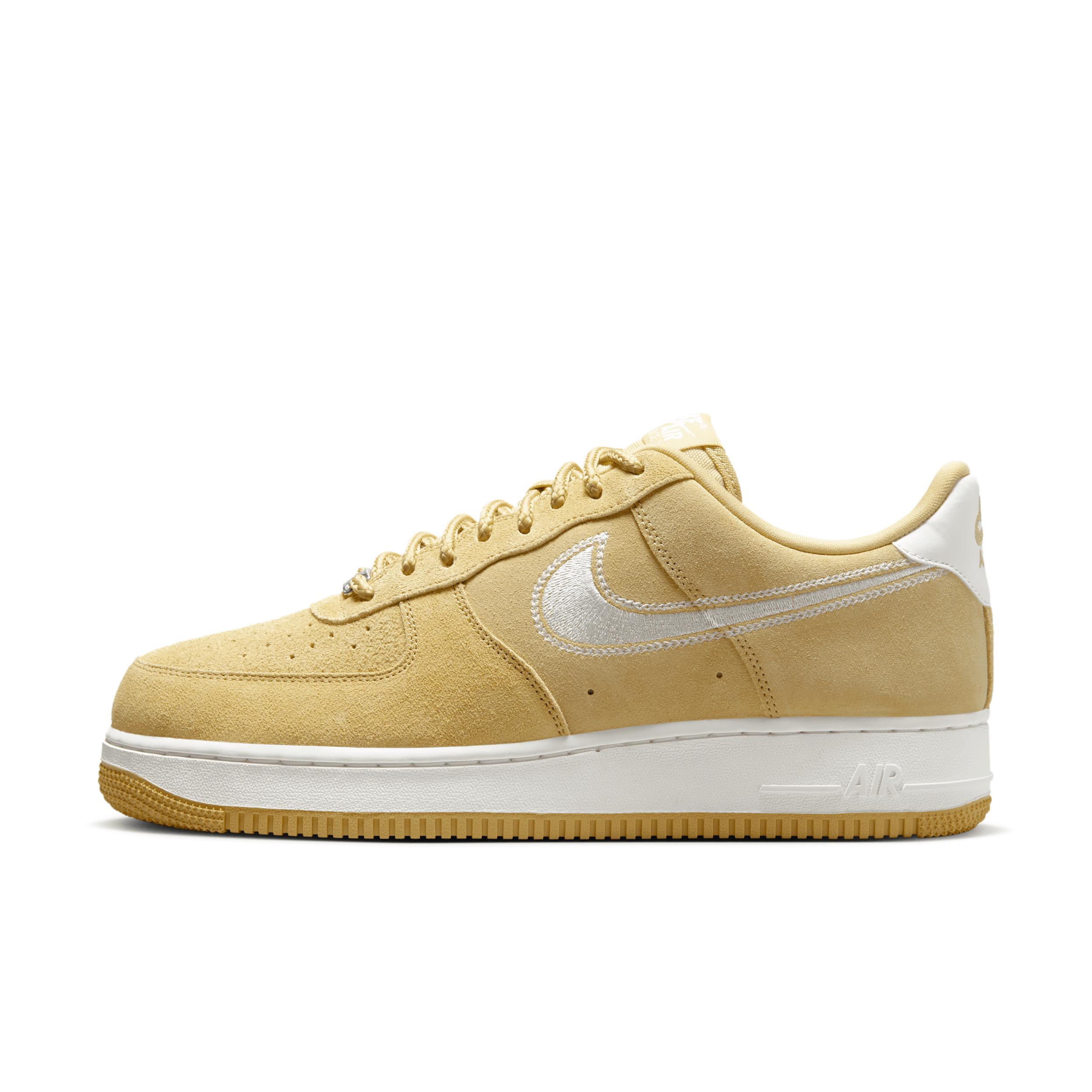 Mens Nike Air Force 1 07 LV8 SE Casual Shoes Product Image