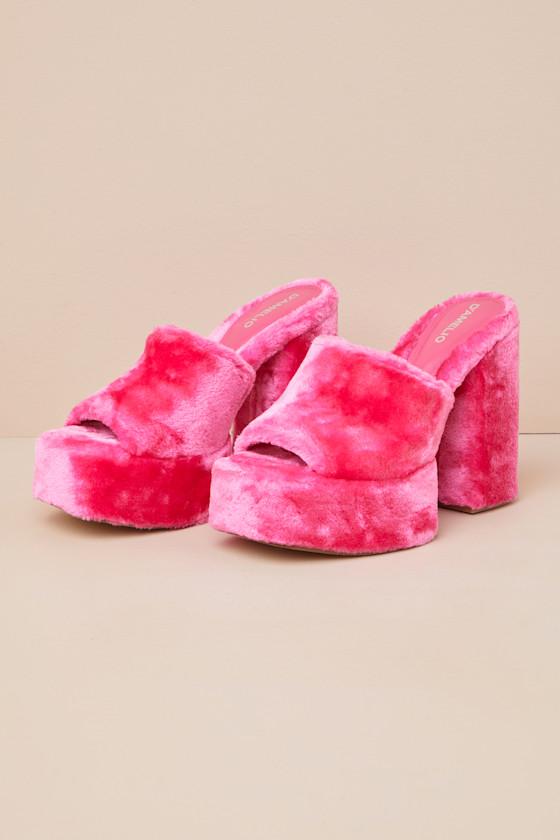 Ravina Perfectly Pink Short Faux Fur Platform Sandals Product Image