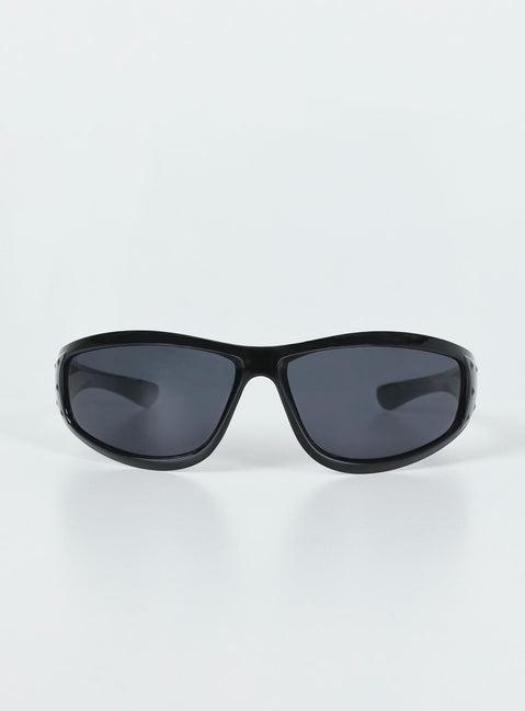Mora Sunglasses Black Product Image