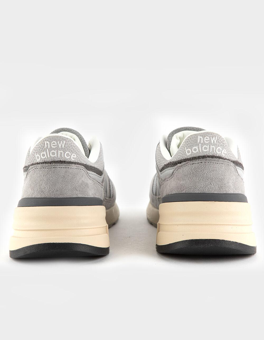 NEW BALANCE 997R Mens Shoes - GRAY Product Image