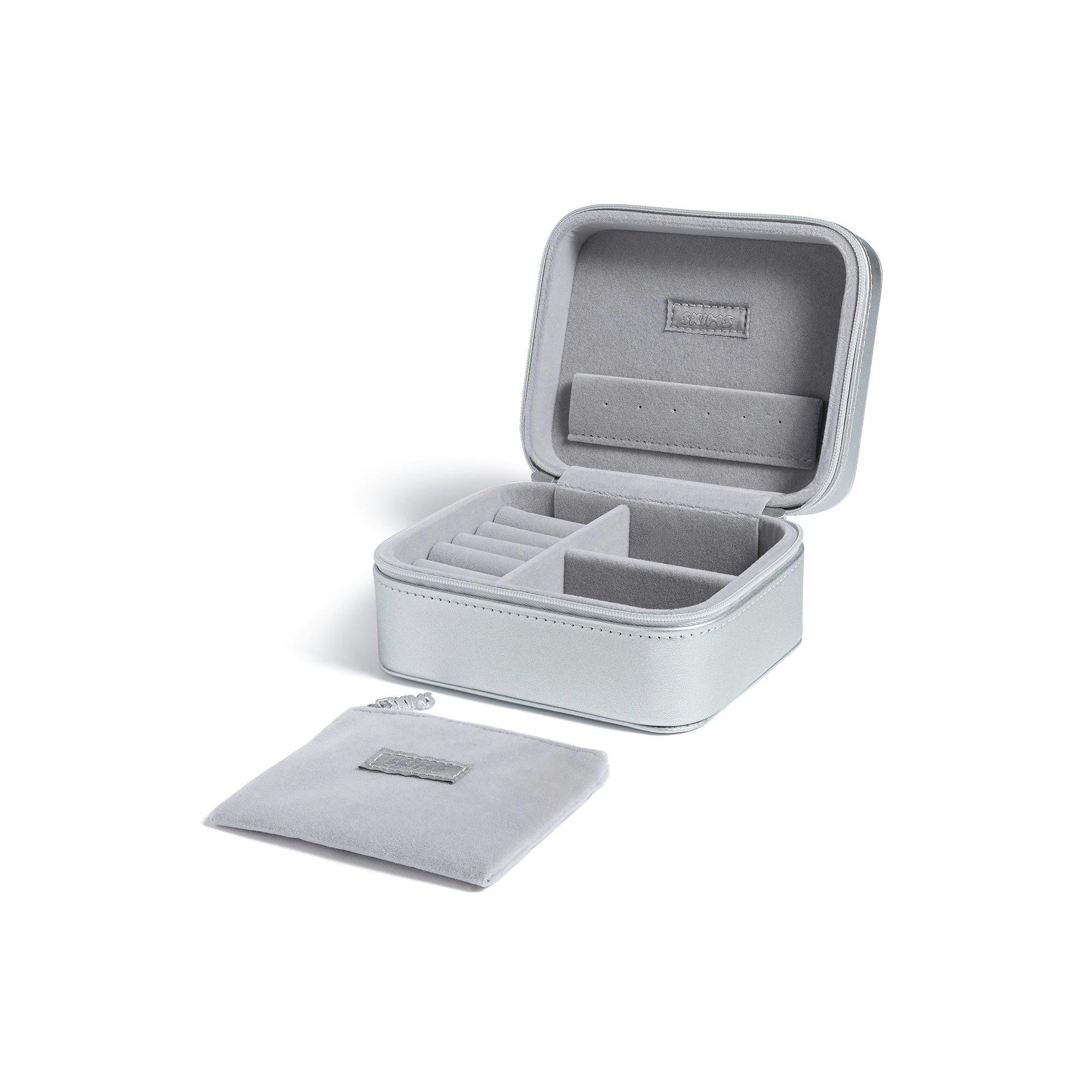 TRAVEL JEWELRY CASE | NICKEL Product Image