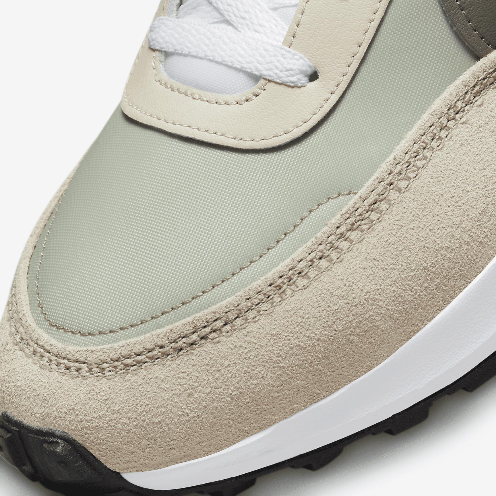 Nike Men's Waffle Debut Shoes Product Image