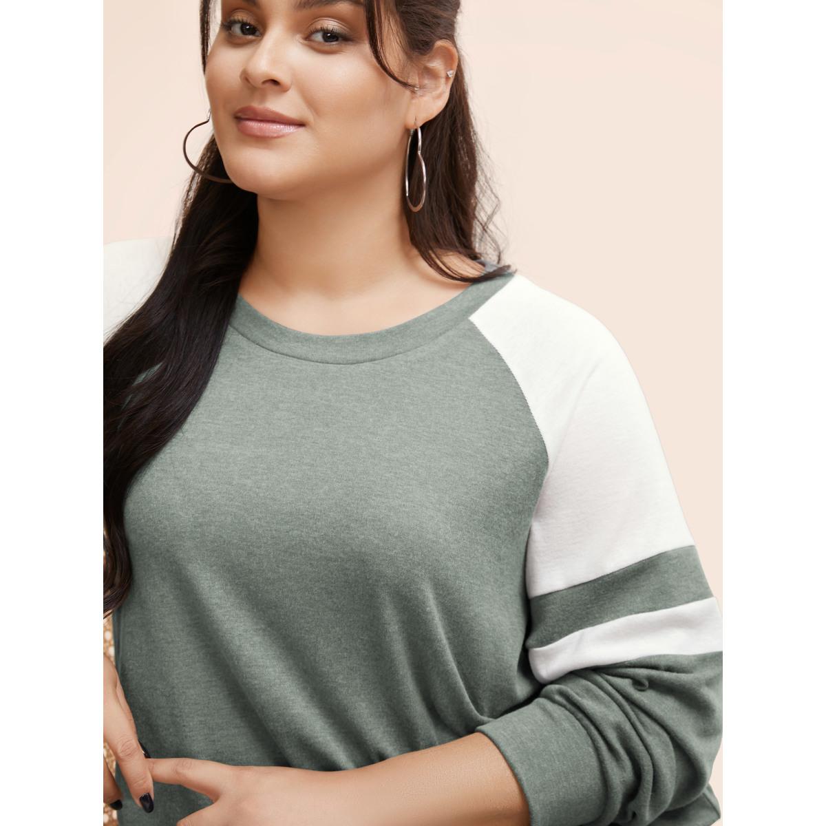 Plus Size Colorblock Contrast Stitch Raglan Sleeve T-shirt ArmyGreen Women Casual Elastic cuffs Striped Round Neck Dailywear T-shirts BloomChic 18-20/2X Product Image