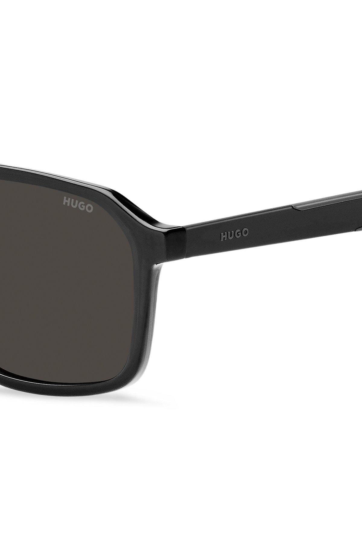 HUGO - Double-bridge sunglasses in black and gray Product Image