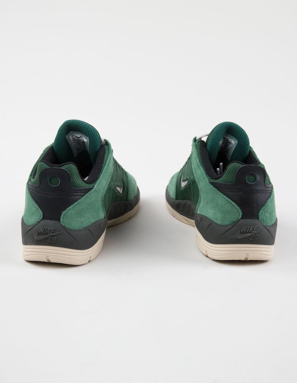 NIKE SB Vertebrae Skate Shoes - EMERALD Product Image