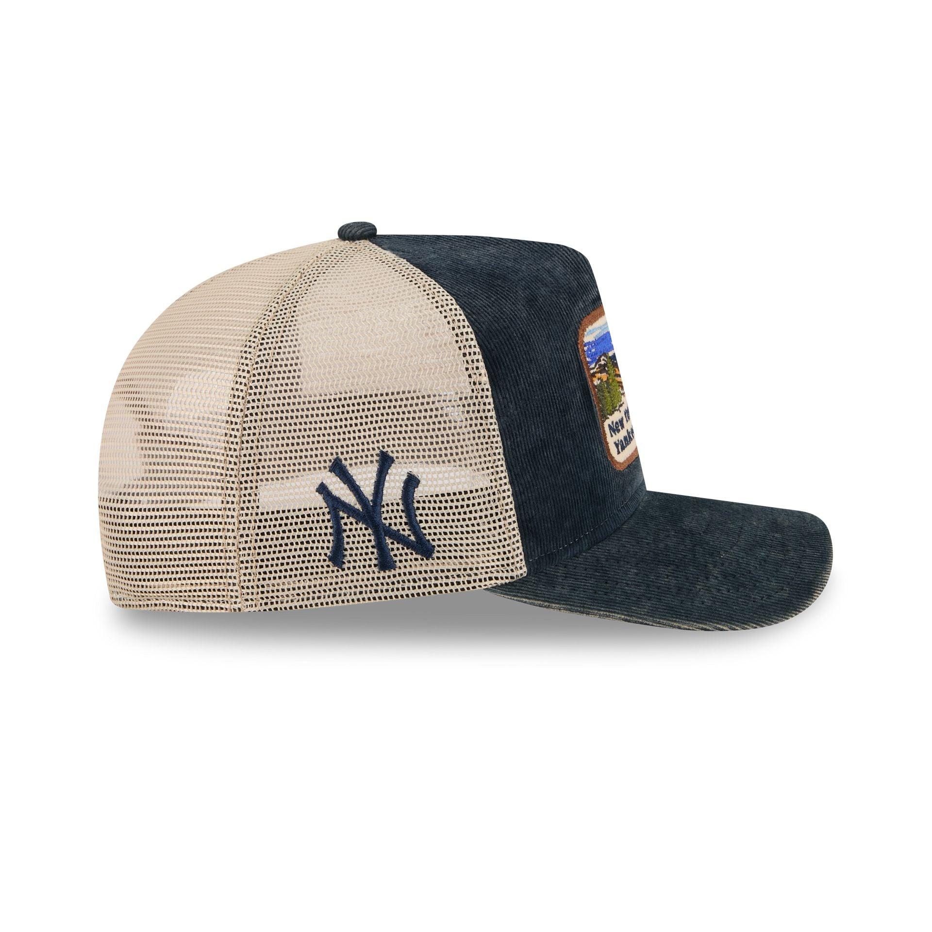 New York Yankees Vintage Landscape 9FIFTY A-Frame Trucker Hat Male Product Image