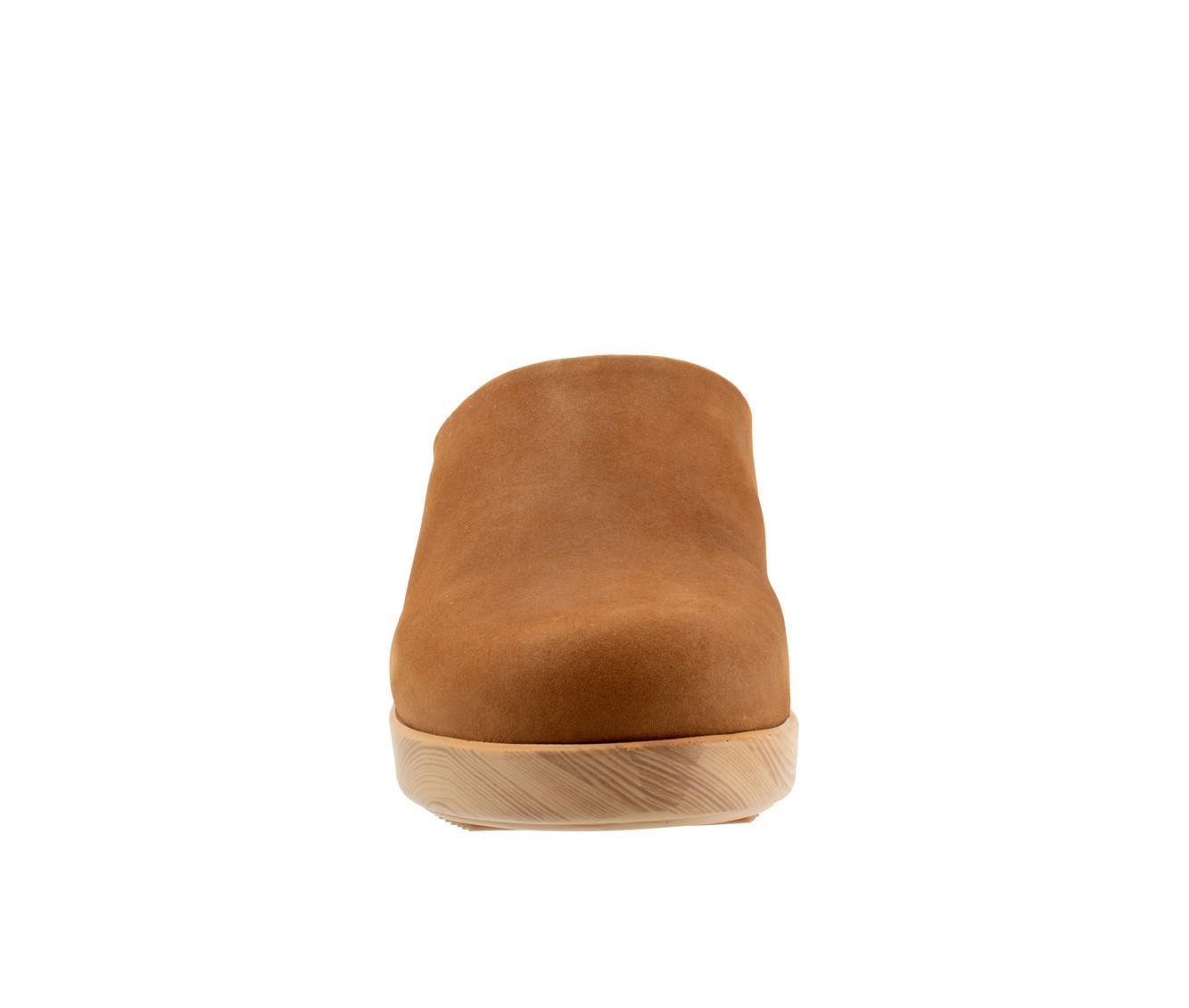 Women's Softwalk Felida Clogs Product Image
