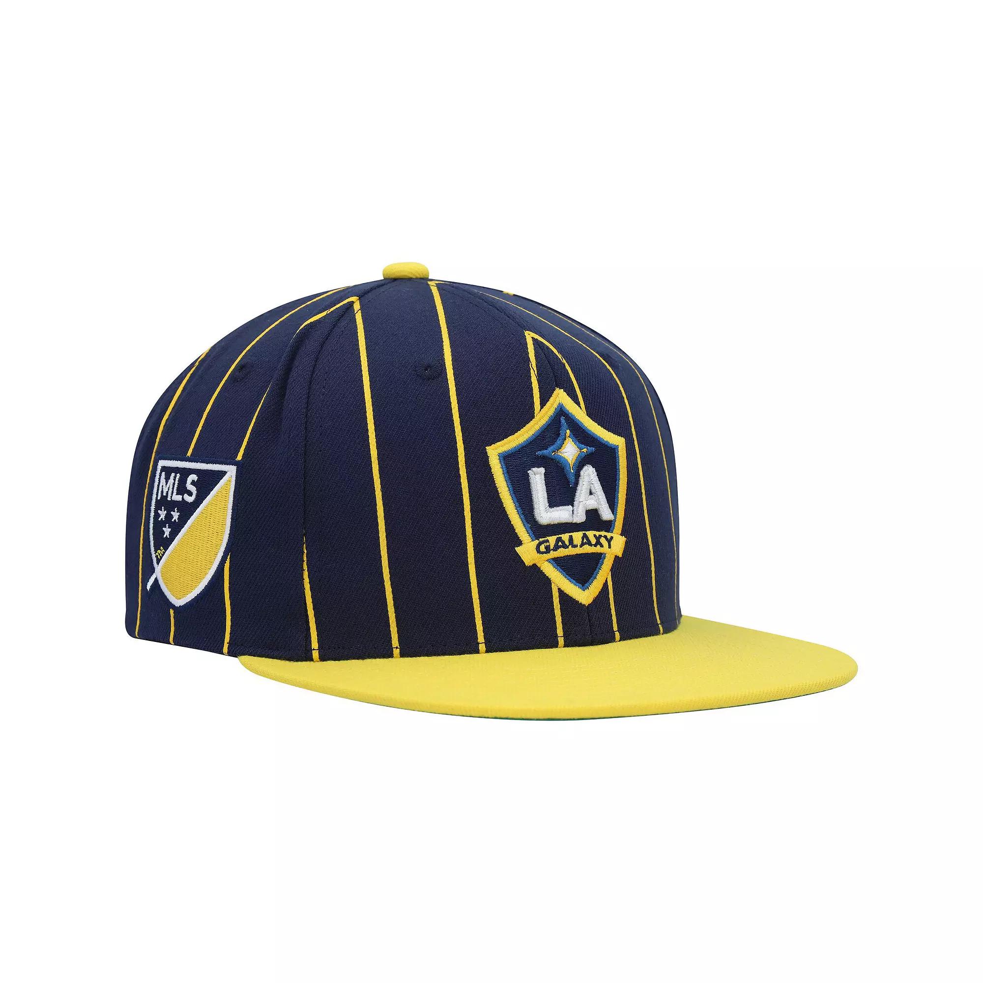 Men's Mitchell & Ness Navy LA Galaxy Team Pin Snapback Hat, Blue Product Image