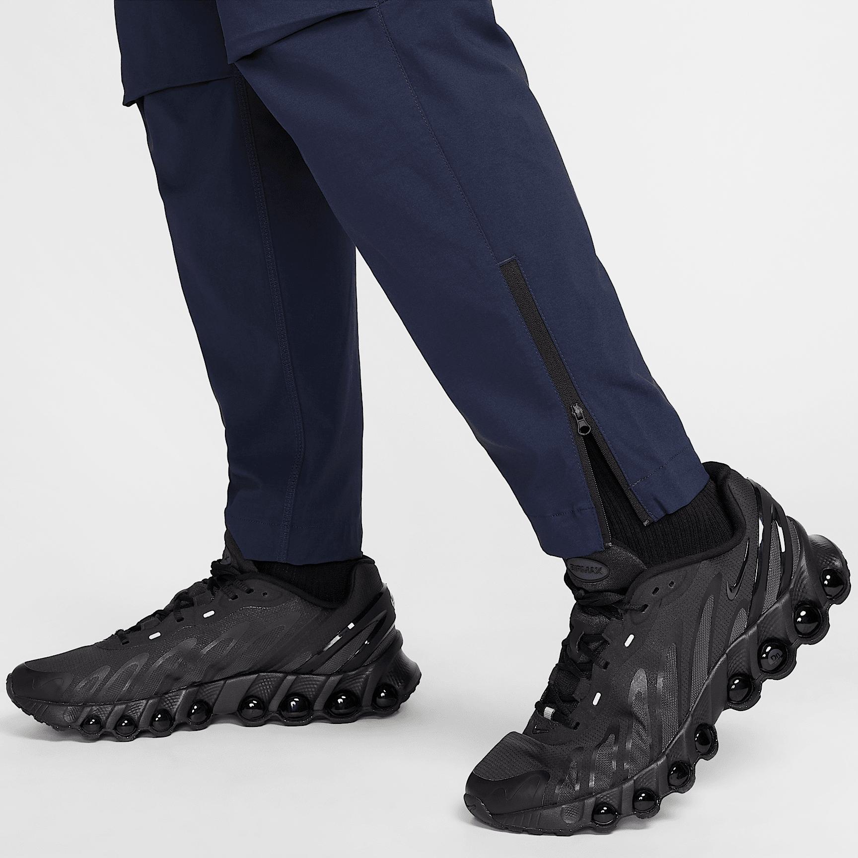 Nike Mens Tech Woven Pants | HM8241-451 Product Image