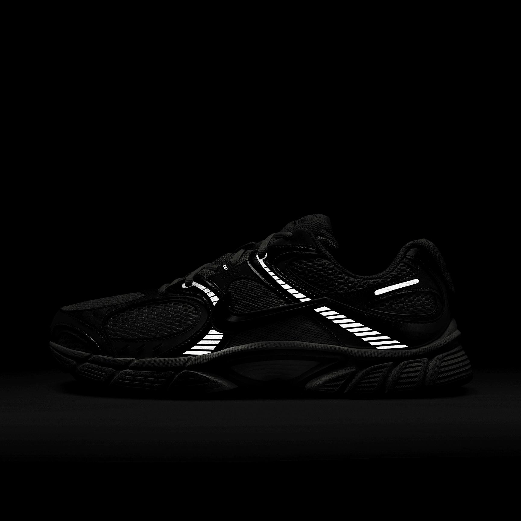 Nike Mens V5 RNR Shoes | HJ5228-104 Product Image