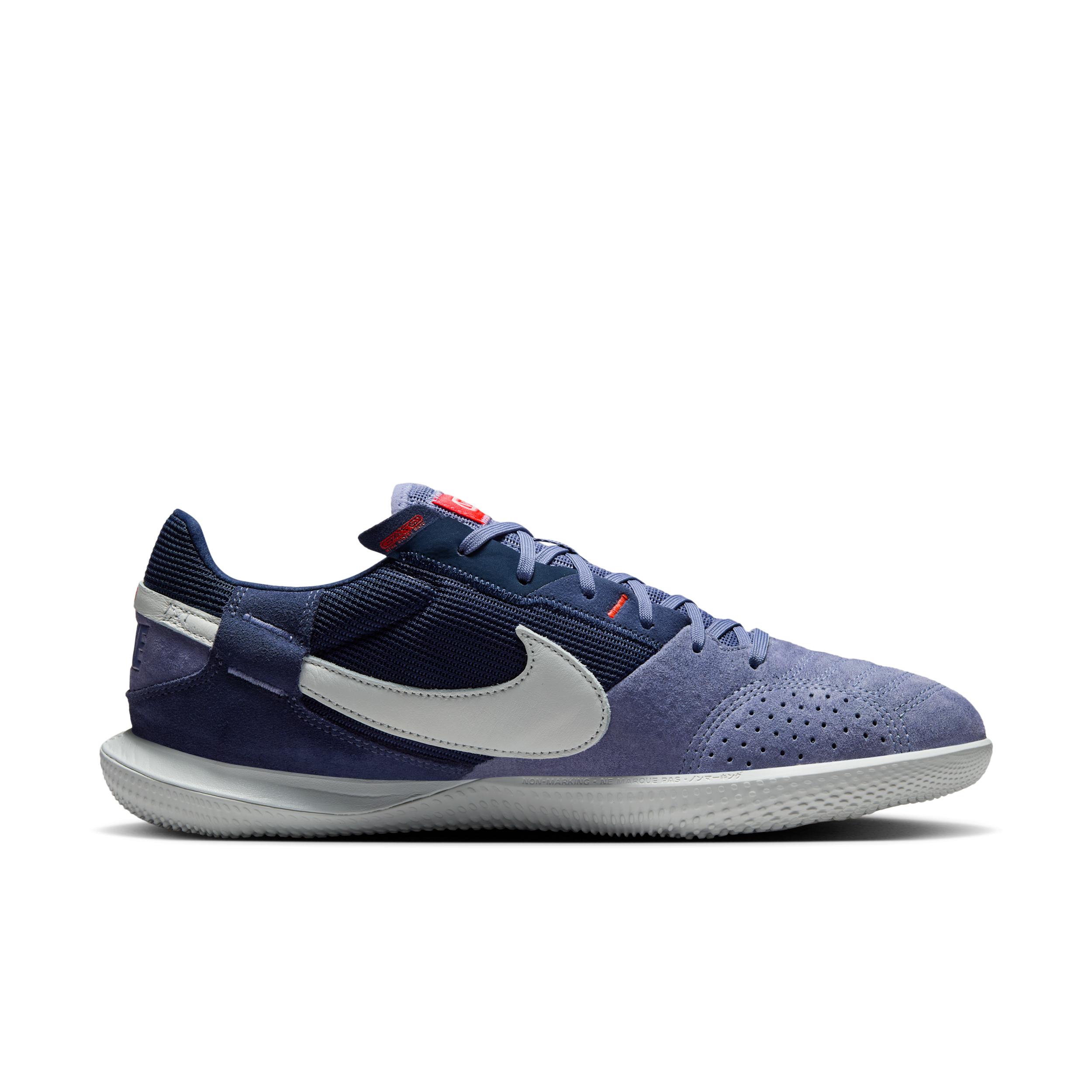 Nike Men's Streetgato Low-Top Soccer Shoes Product Image