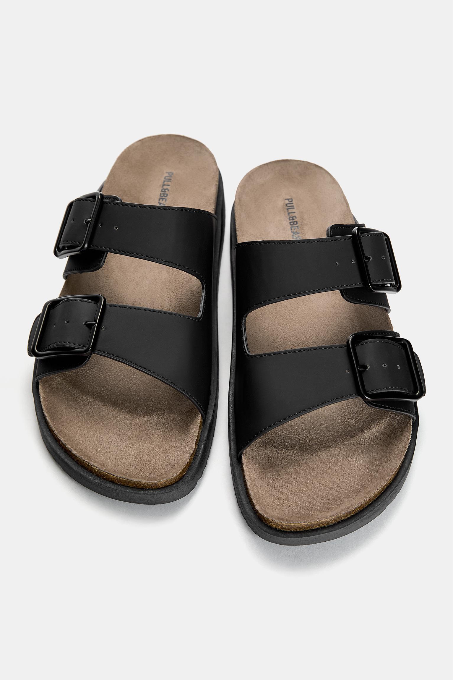 Buckled sandals Product Image