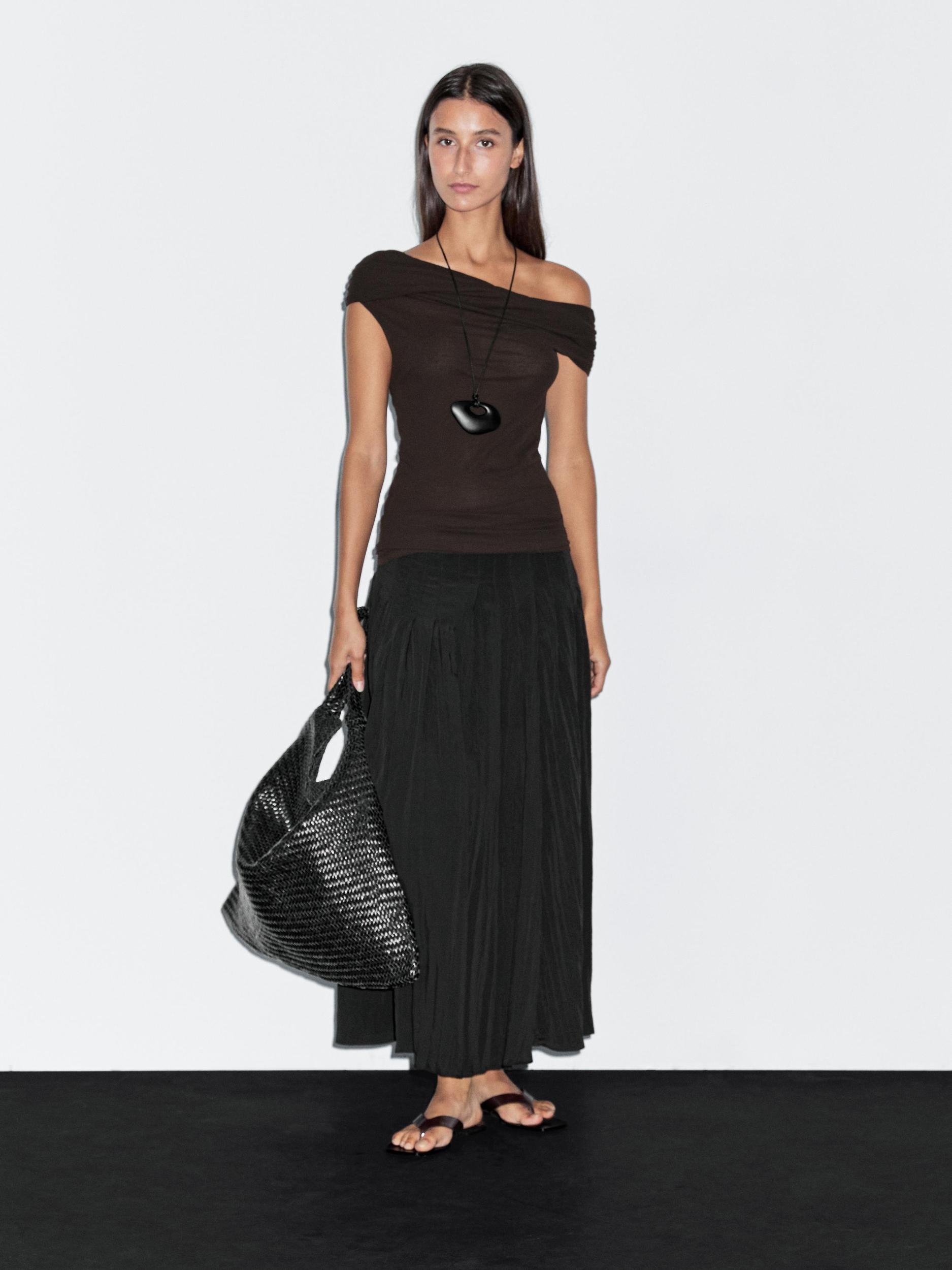 100% cotton top with asymmetric neckline Product Image