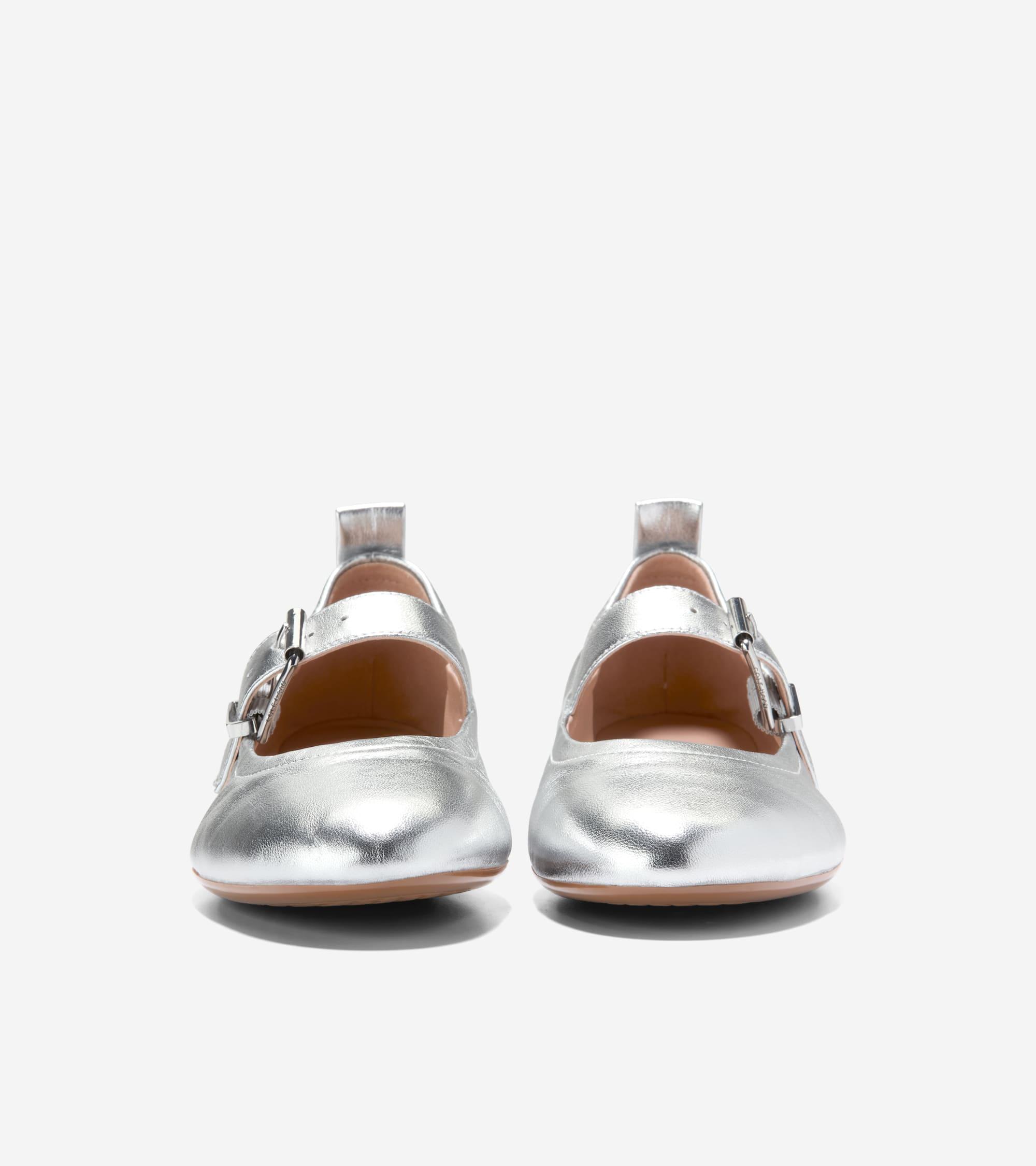 Women's Essential Woven Pouch Product Image