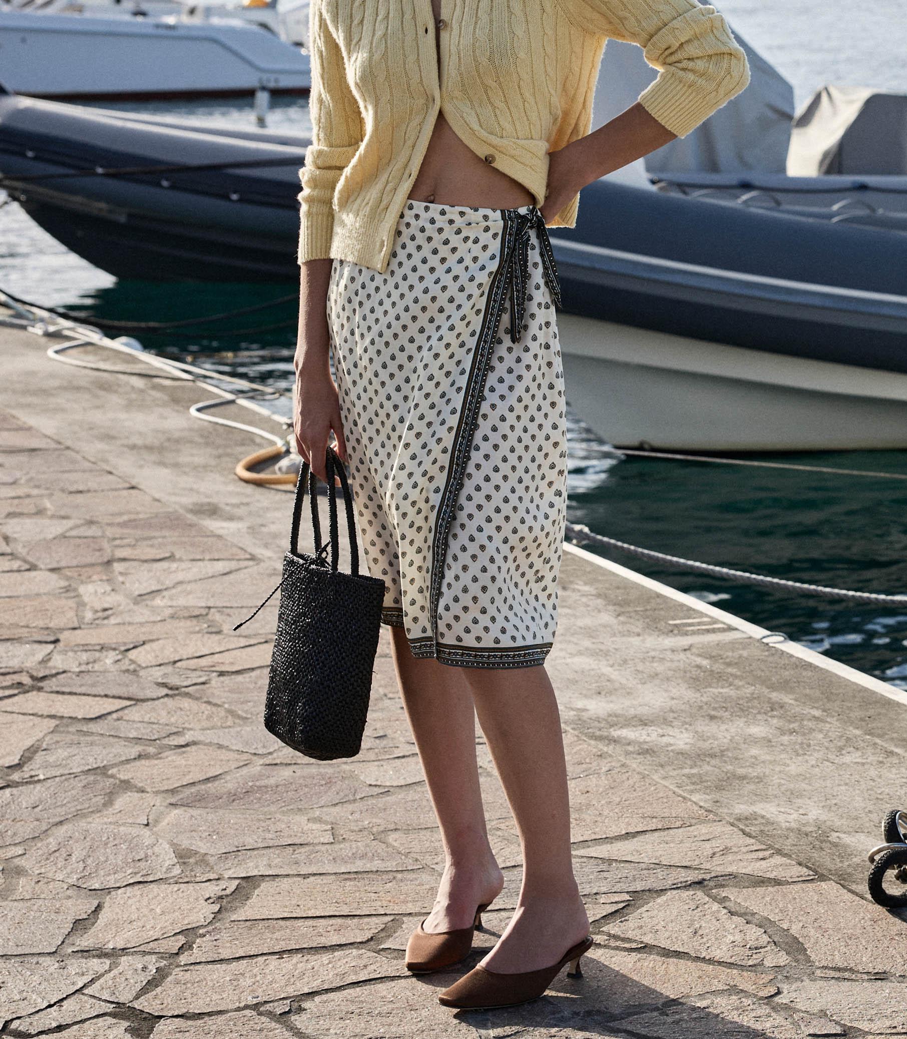 BATEAU BAG -- BLACK RAFFIA Product Image