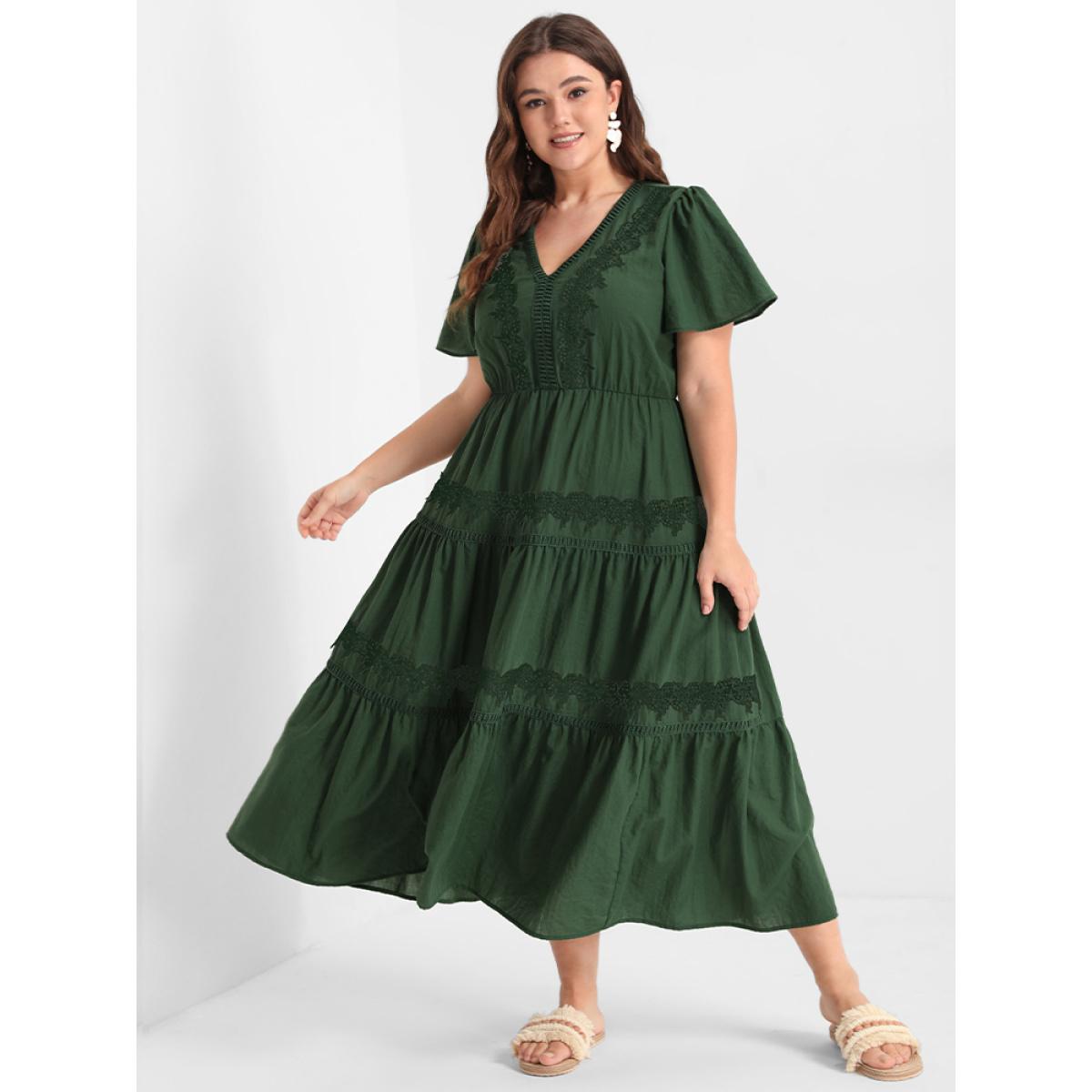 Plus Size Floral Ruffled Patchwork Eyelet Lace V Neck Dress Green Women Elegant Patchwork V-neck Short sleeve Curvy Long Dress BloomChic 10/M Product Image