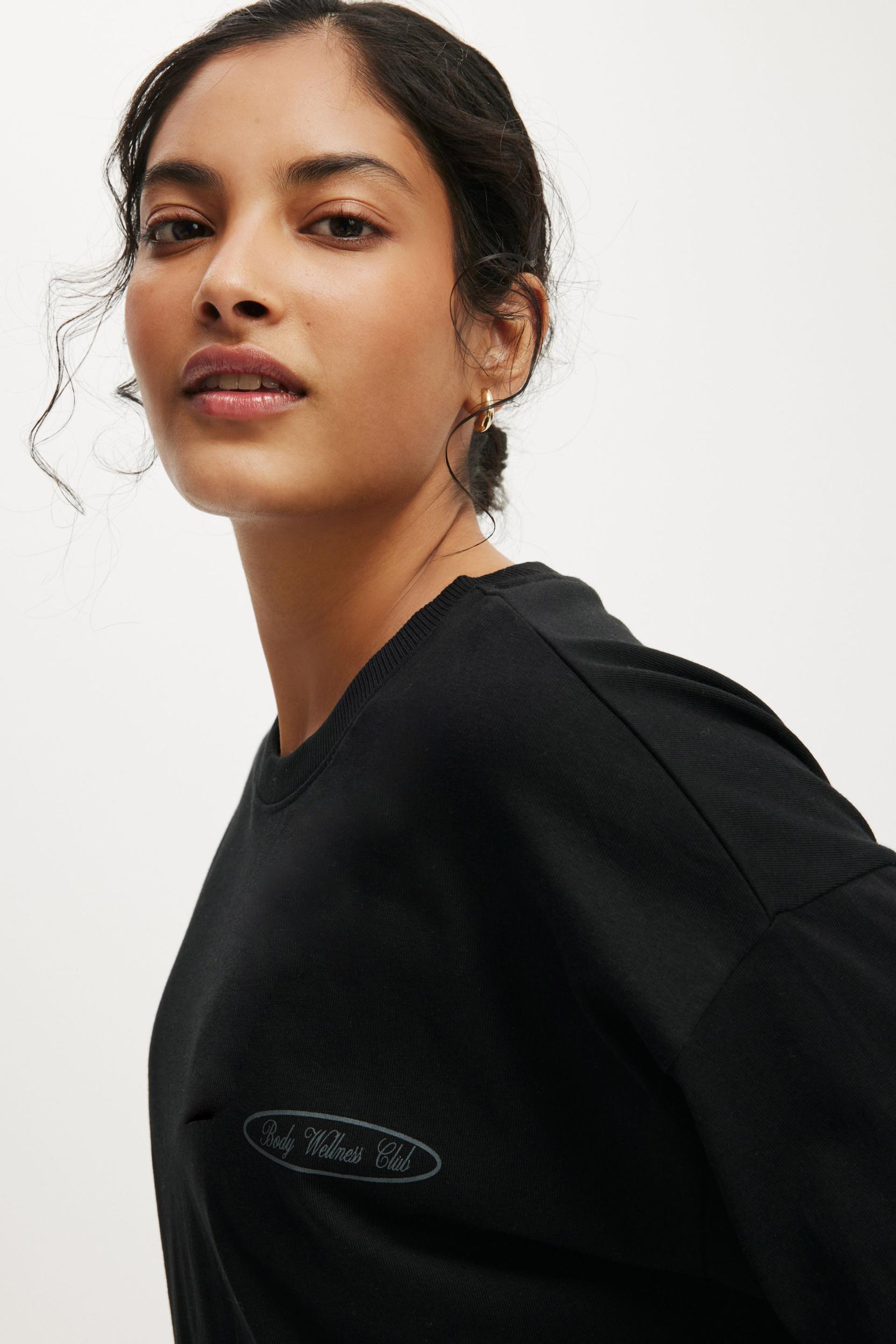 Active Graphic Tee Product Image