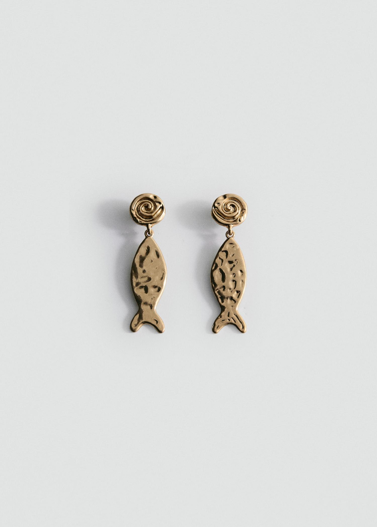 Textured fish earrings - Women | MANGO USA Product Image