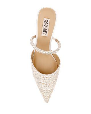 Women's Duchess Faux Pearl Pumps Product Image