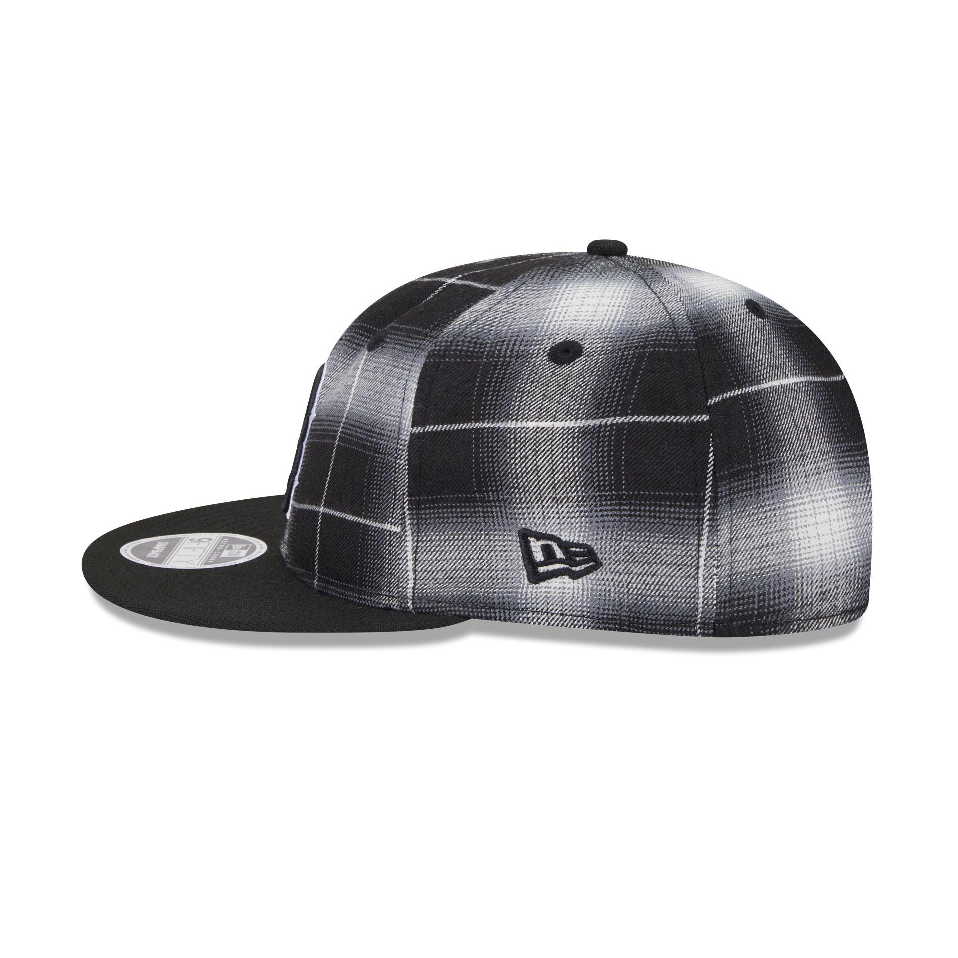 Boston Red Sox Black and White Plaid Retro Crown 9FIFTY Snapback Hat Male Product Image