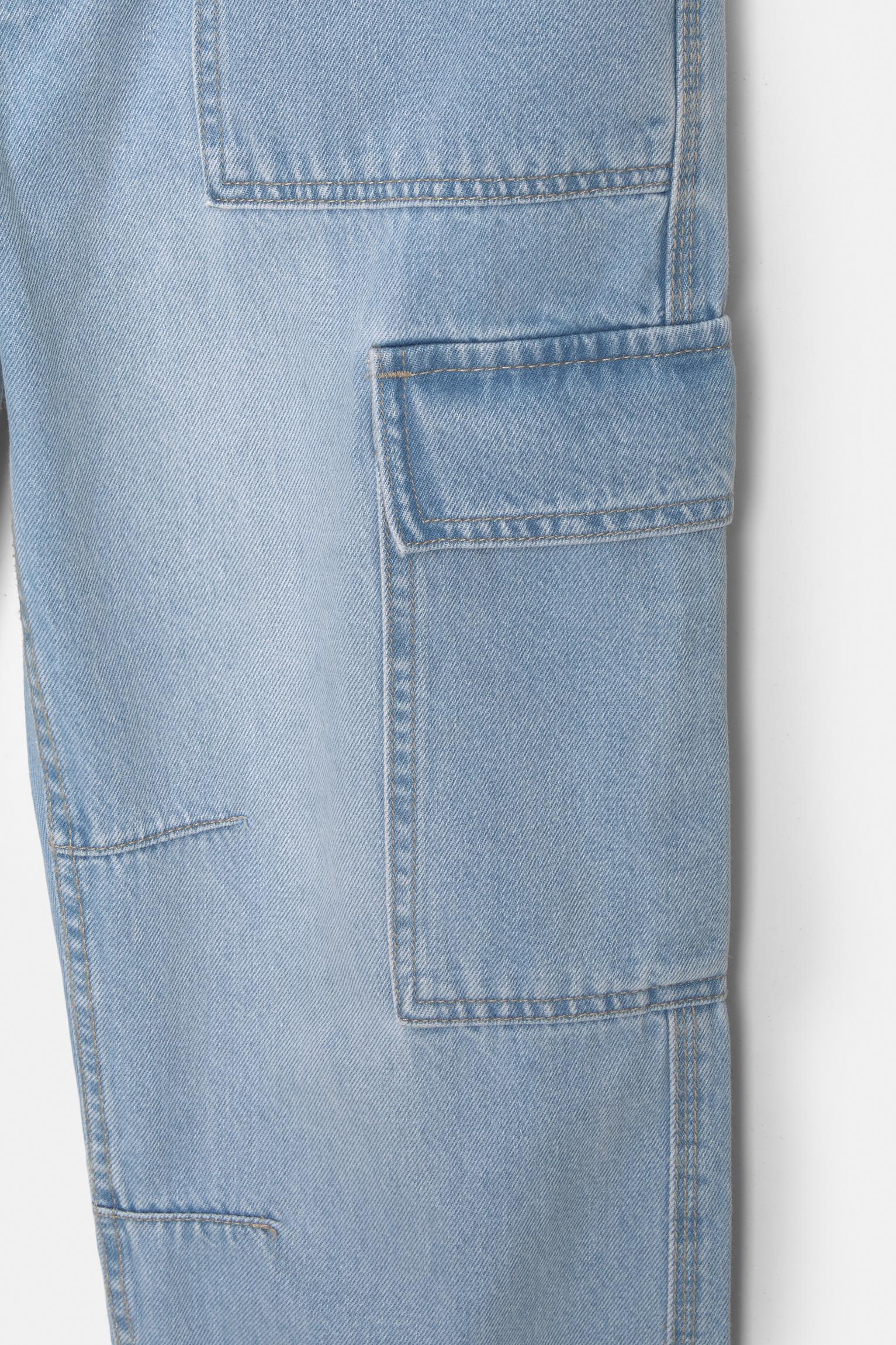 Straight-leg cargo jeans Product Image