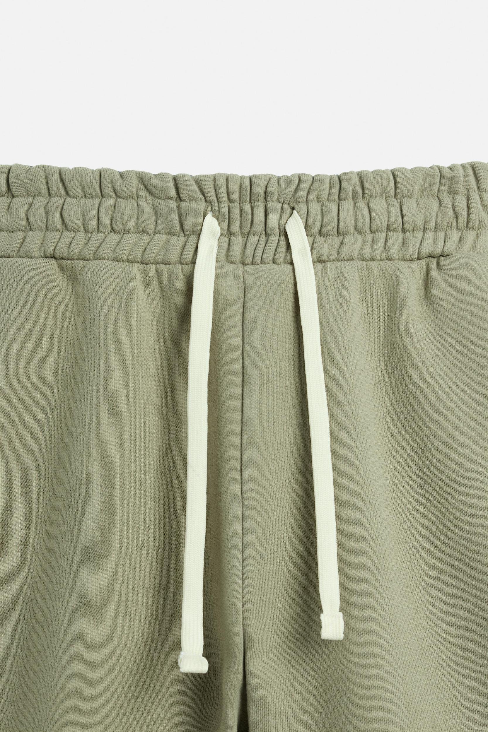 OVERSIZED FIT JOGGER SHORTS Product Image