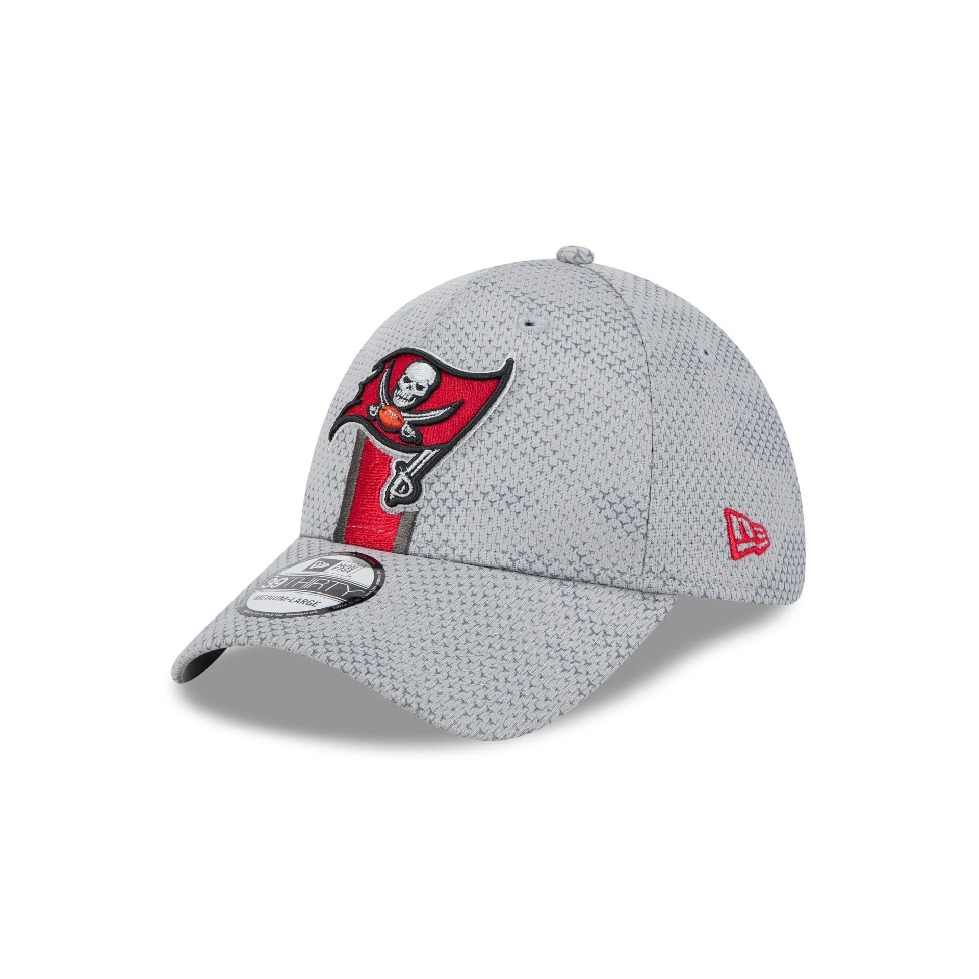Tampa Bay Buccaneers 2024 Sideline Gray 39THIRTY Stretch Fit Hat Male Product Image