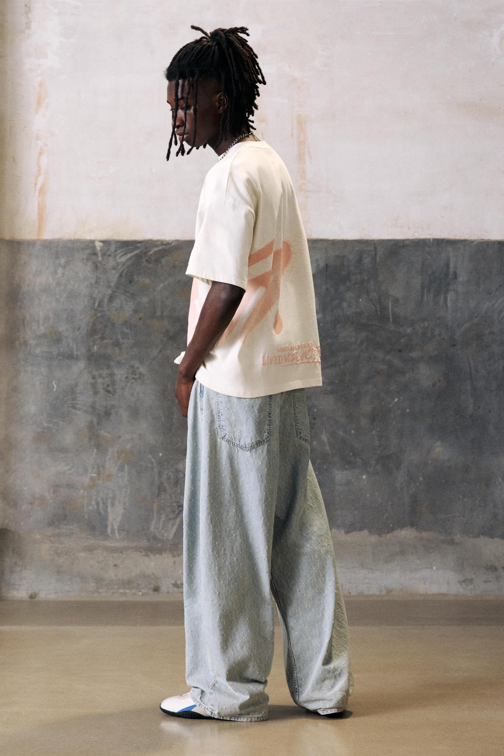 Short sleeve T-shirt with an STWD graphic Product Image