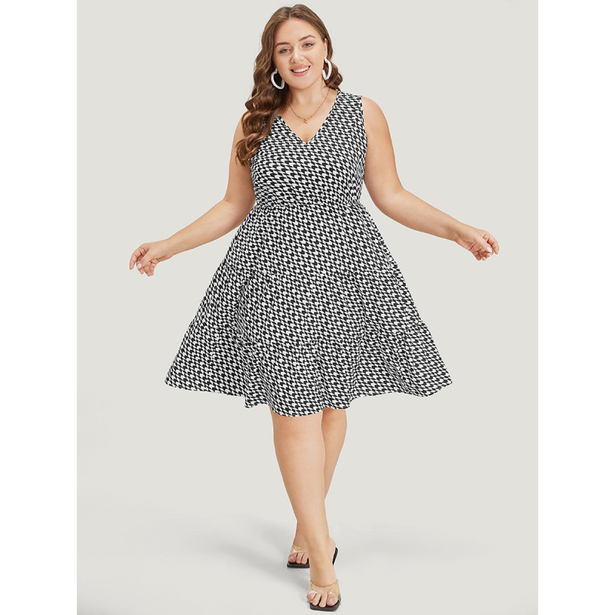 Plus Size Geometric Pocket V Neck Elastic Waist Sleeveless Dress Black Women Elegant V-neck Sleeveless Curvy Knee Dress BloomChic 28/5X Product Image