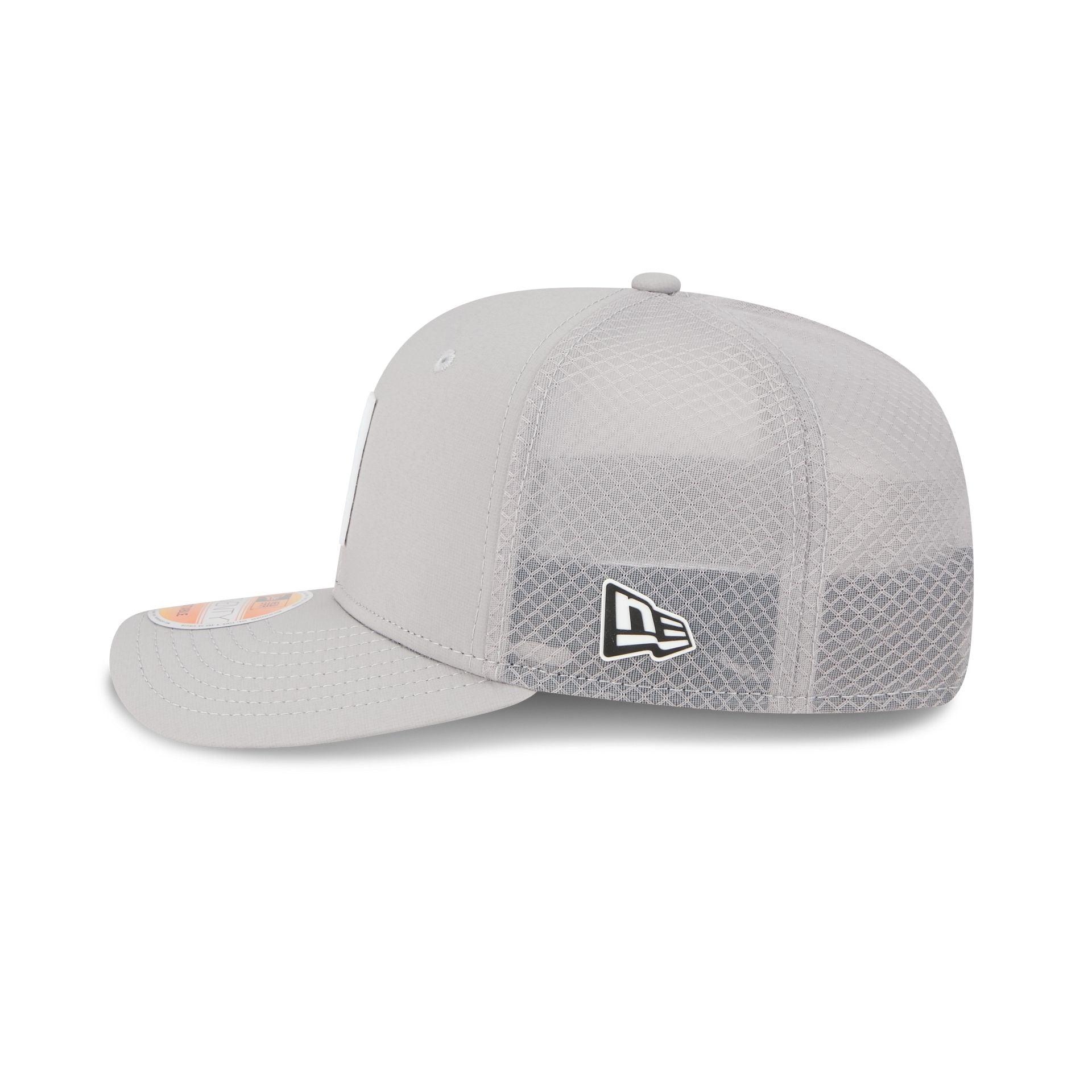 Chicago Bears 2025 Sideline Hot Weather Gray 9SEVENTY Trucker Hat Male Product Image