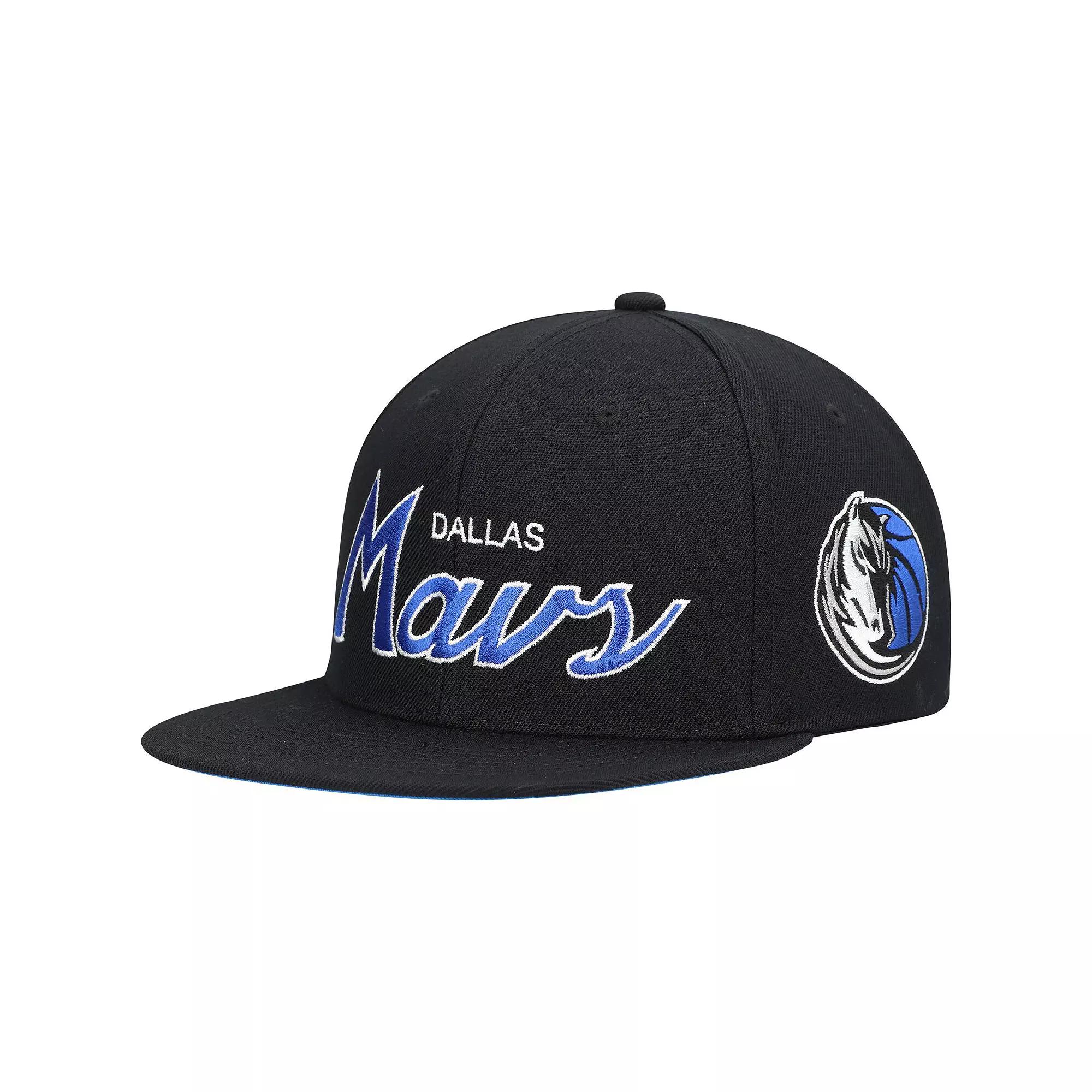 Men's Mitchell & Ness Black Dallas Mavericks Hardwood Classics Script 2.0 Snapback Hat Product Image