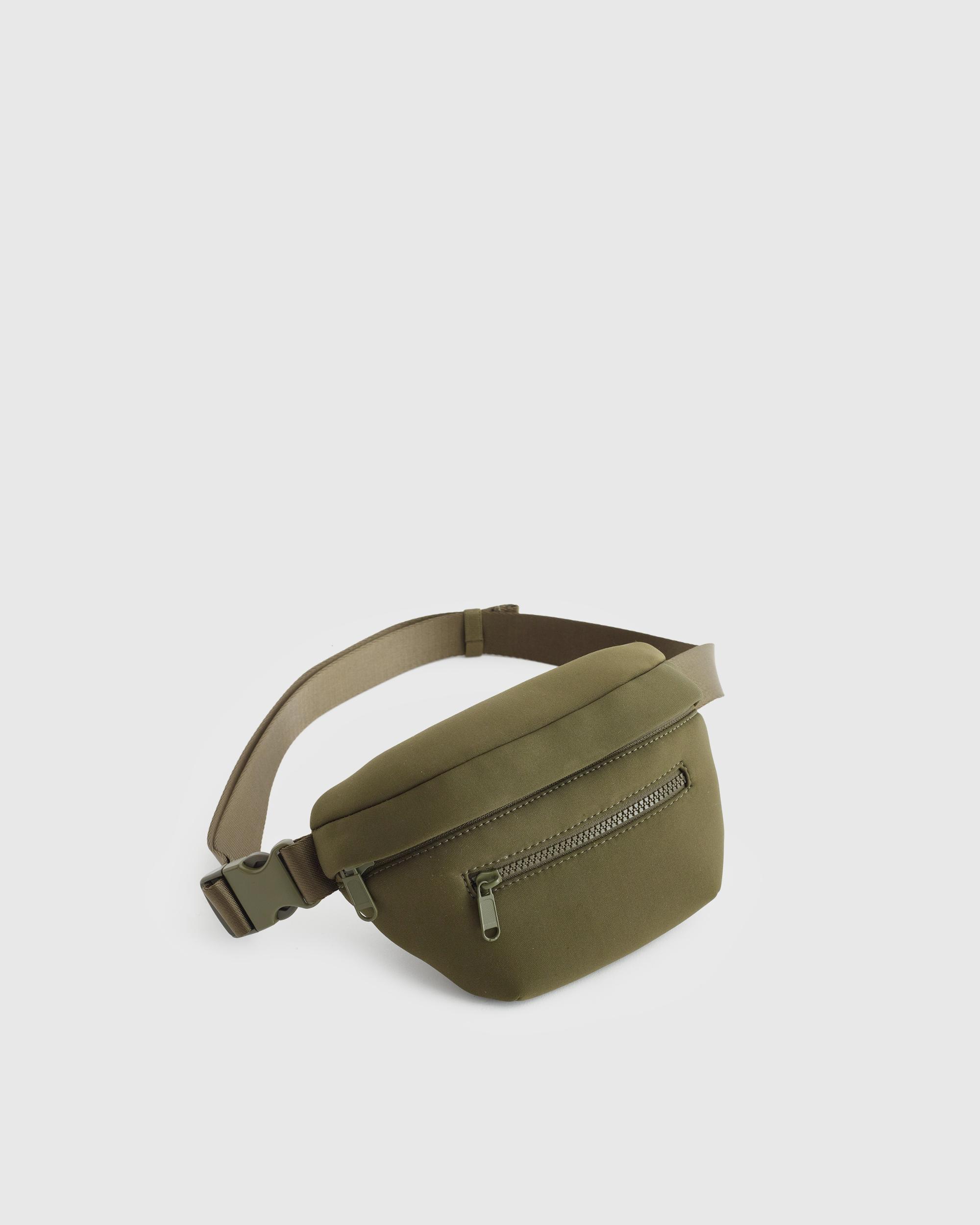 Quince | Women's All-Day Neoprene Belt Bag Product Image