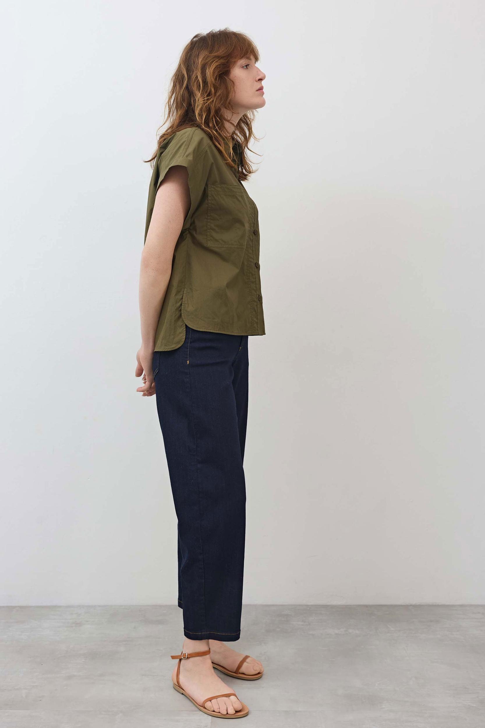 Short Sleeve Poplin Button Down Blouse Product Image