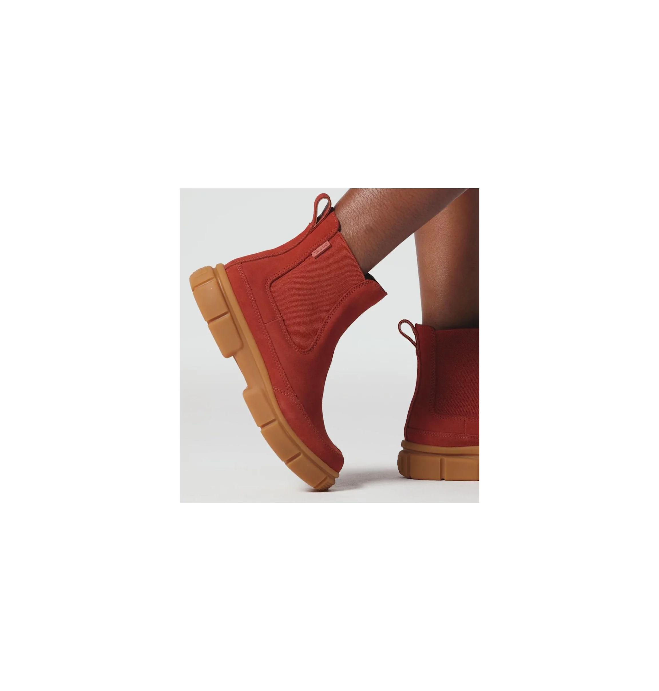 EXPLORER STRT™ Women's Chelsea Boot Product Image