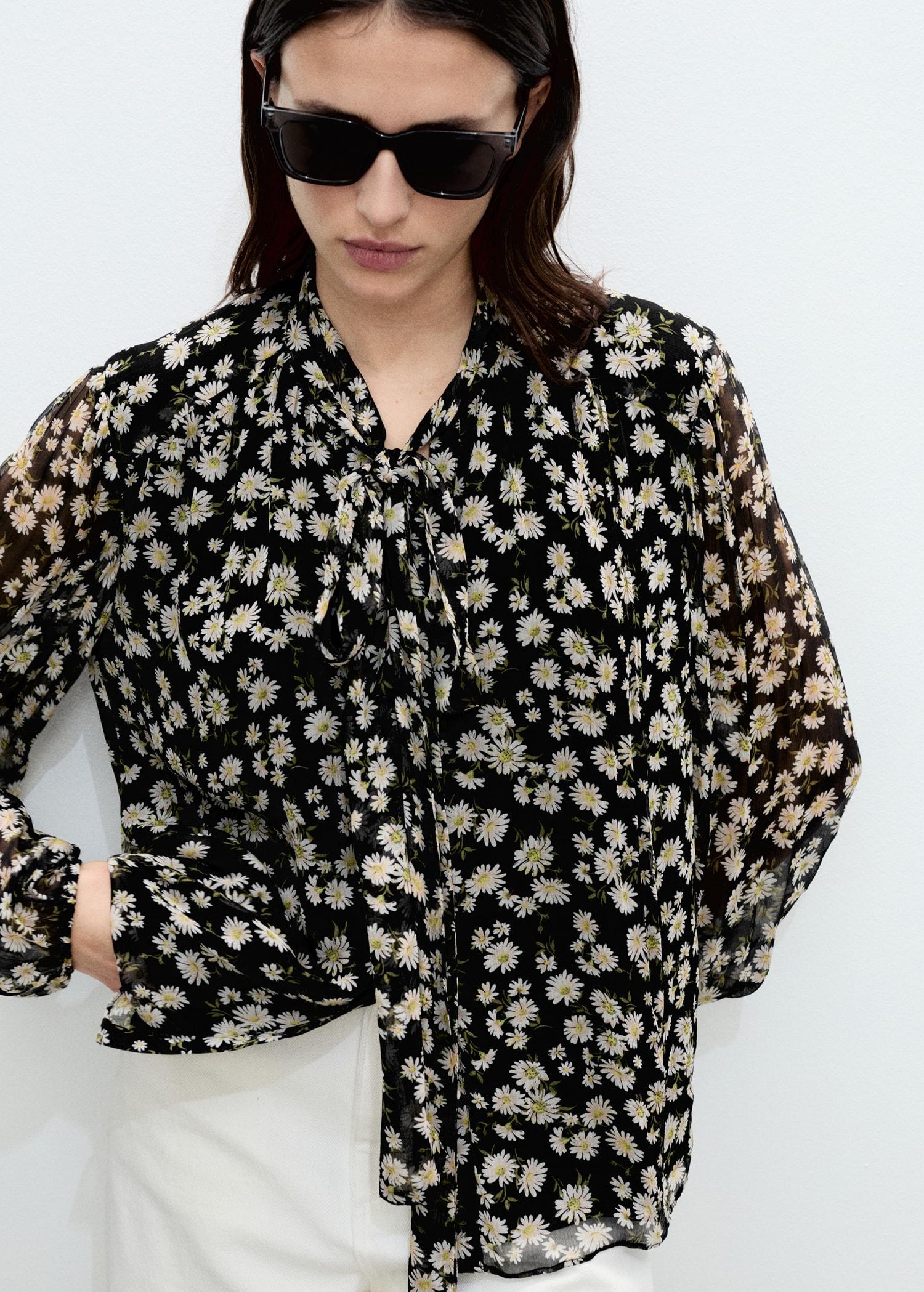 Floral tie blouse - Women | MANGO USA Product Image