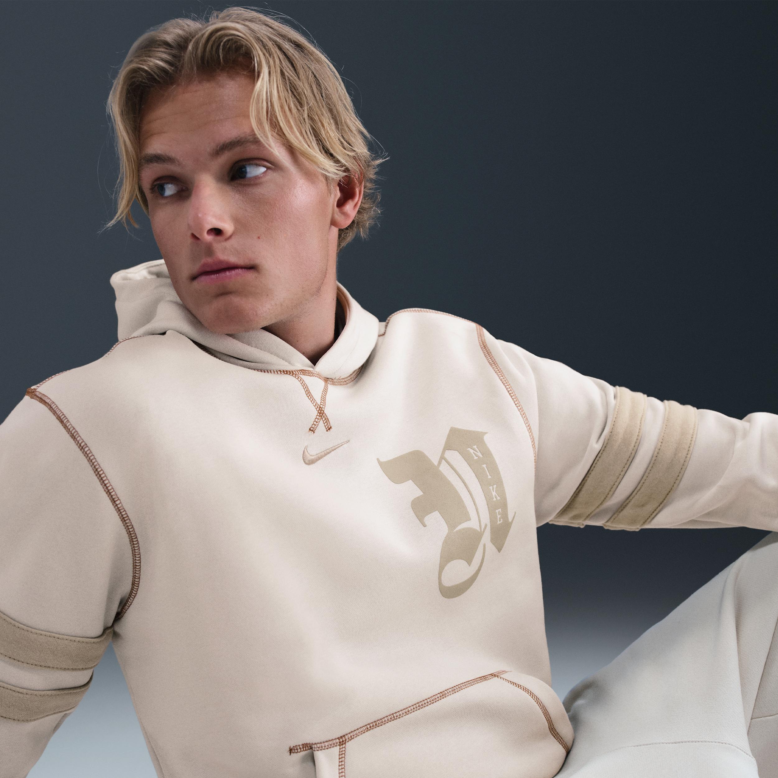 Nike Men's Club Fleece Pullover Hoodie Product Image