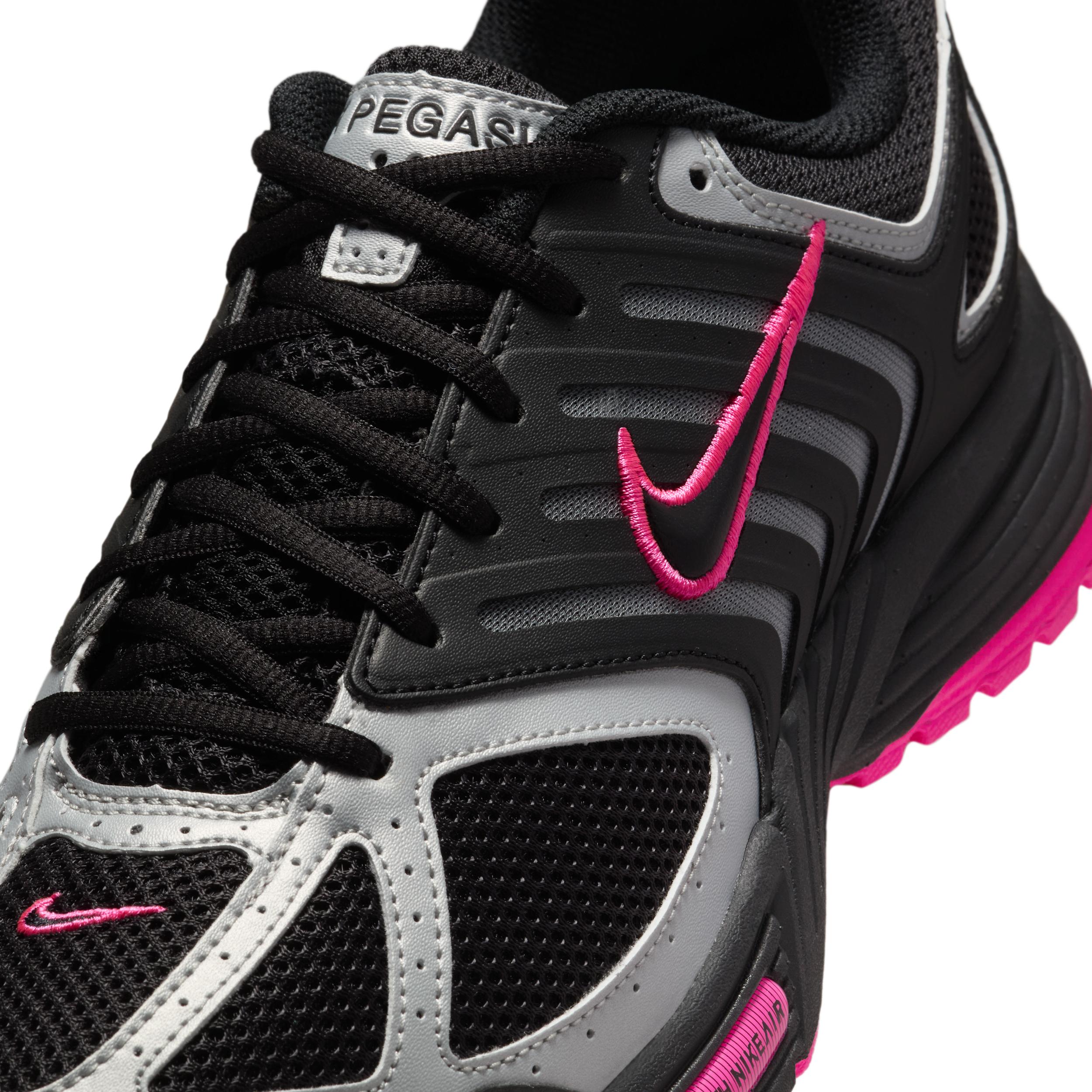 Nike Men's Air Pegasus 2005 Shoes Product Image