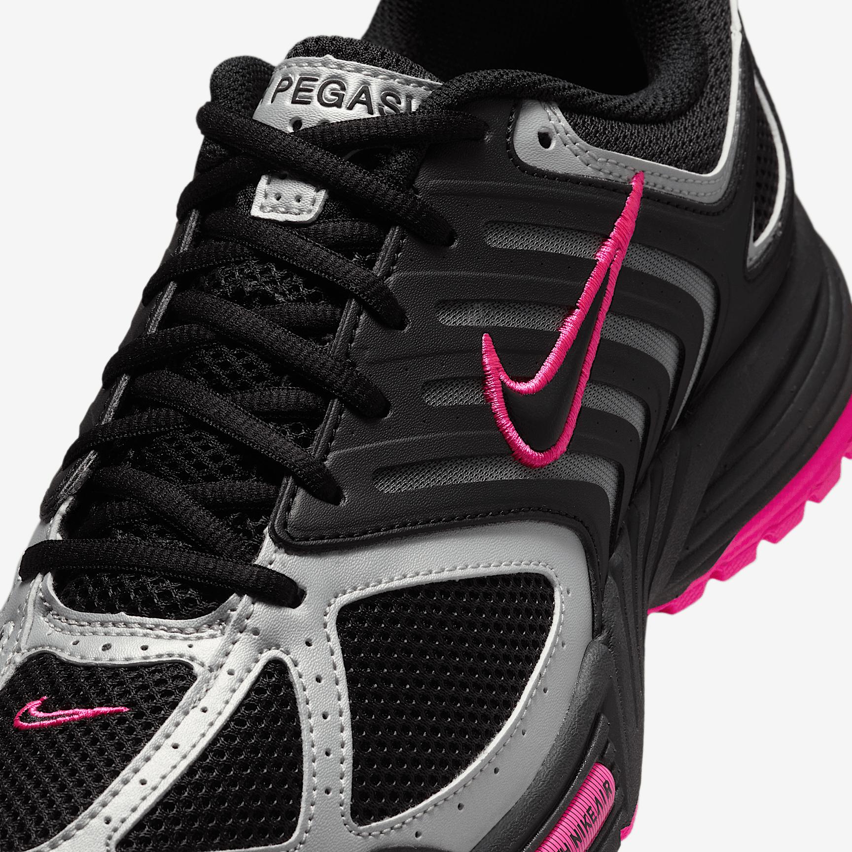 Nike Men's Air Pegasus 2005 Shoes Product Image