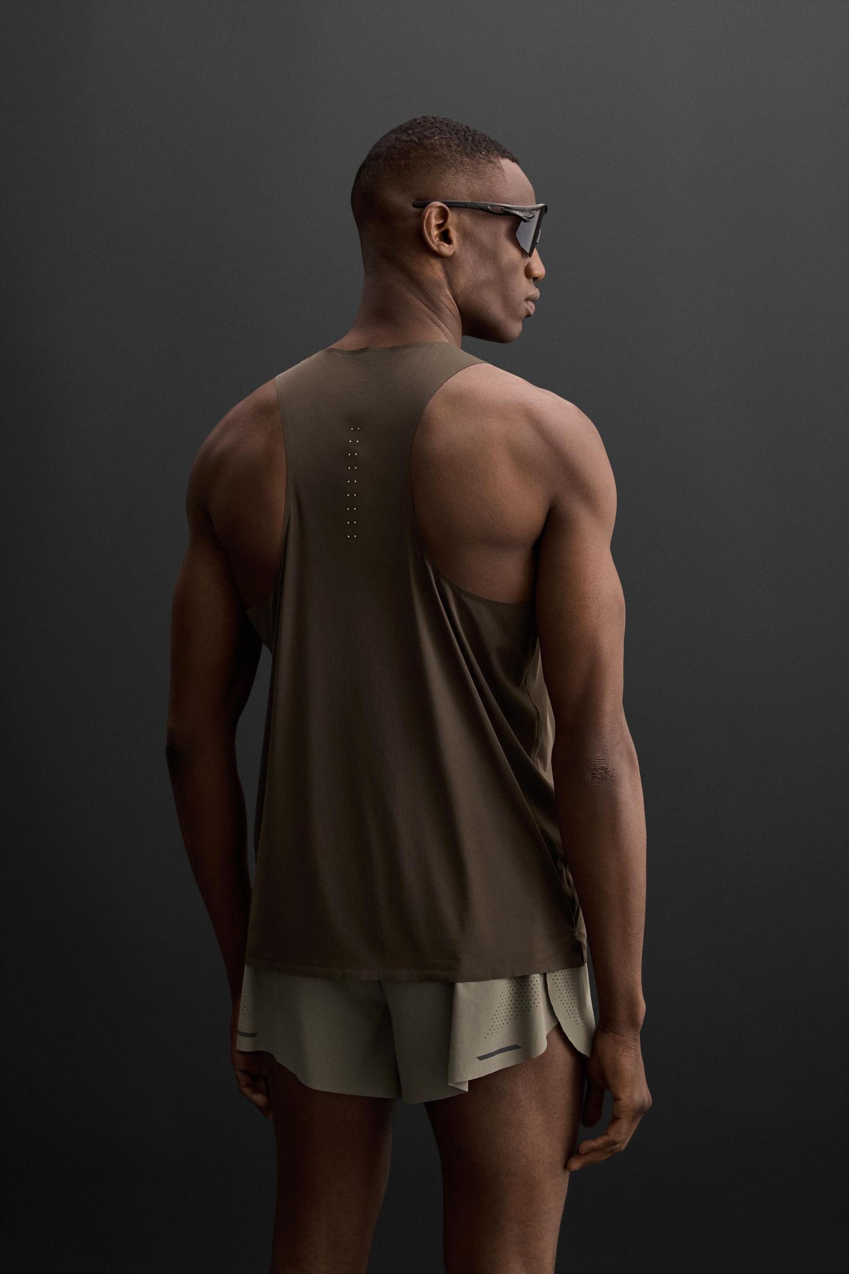 LIGHTWEIGHT TECHNICAL TANK TOP Product Image
