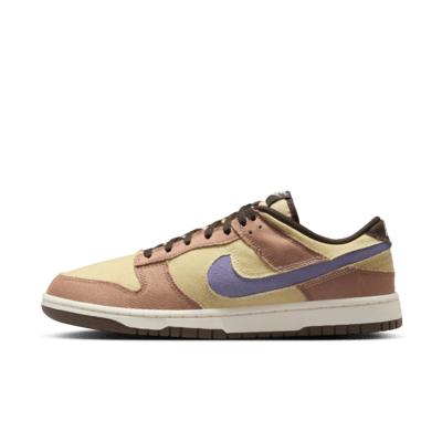Nike Men's Dunk Low Retro SE Shoes Product Image