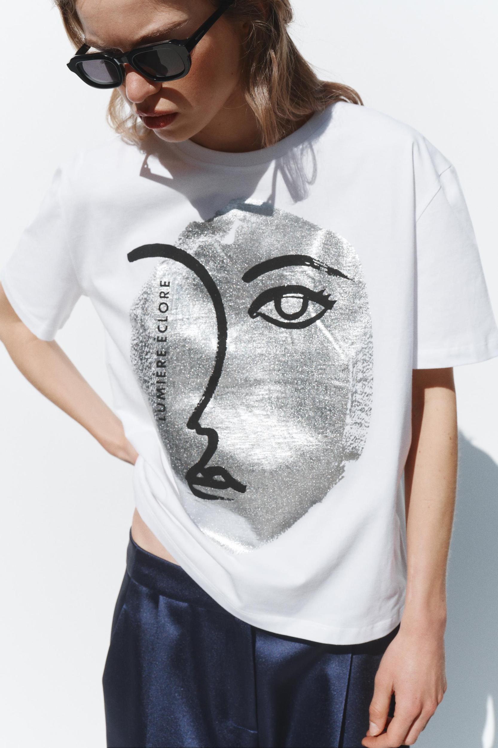 METALLIC GRAPHIC T-SHIRT Product Image