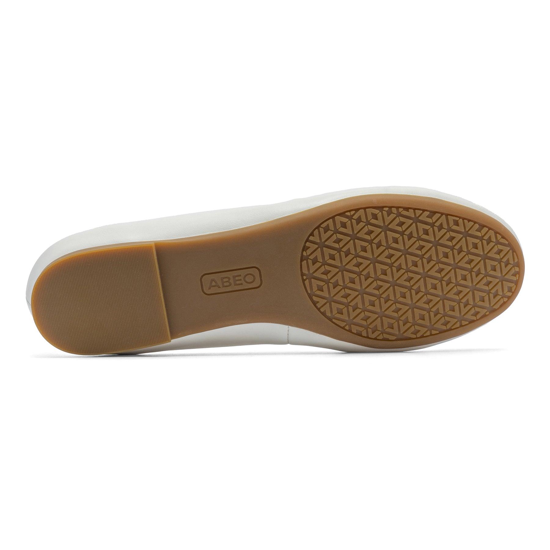 Promenade Flat Metatarsal Female Product Image