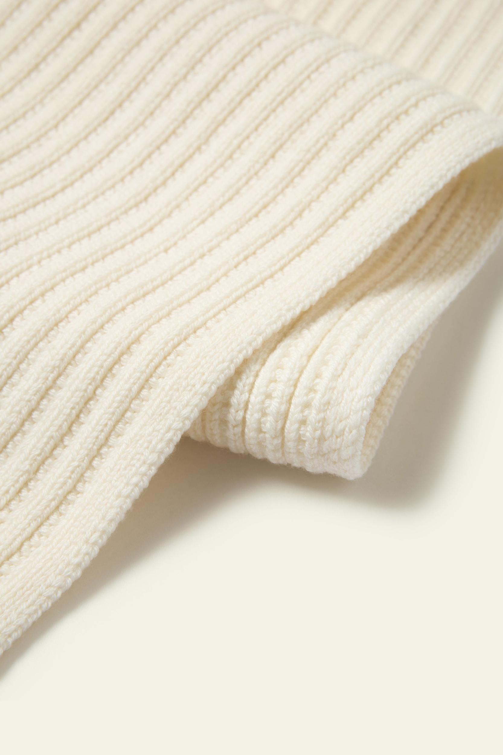 Merino Wool Rib & Knot Scarf Product Image