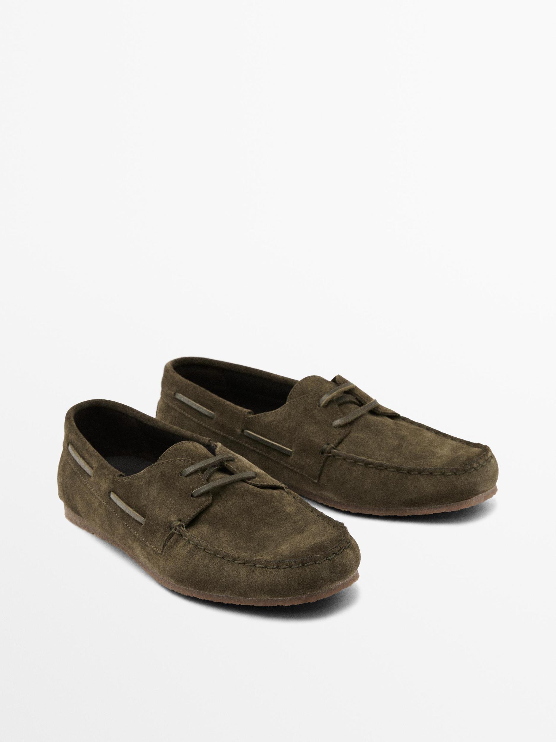 Soft split leather deck shoes Product Image