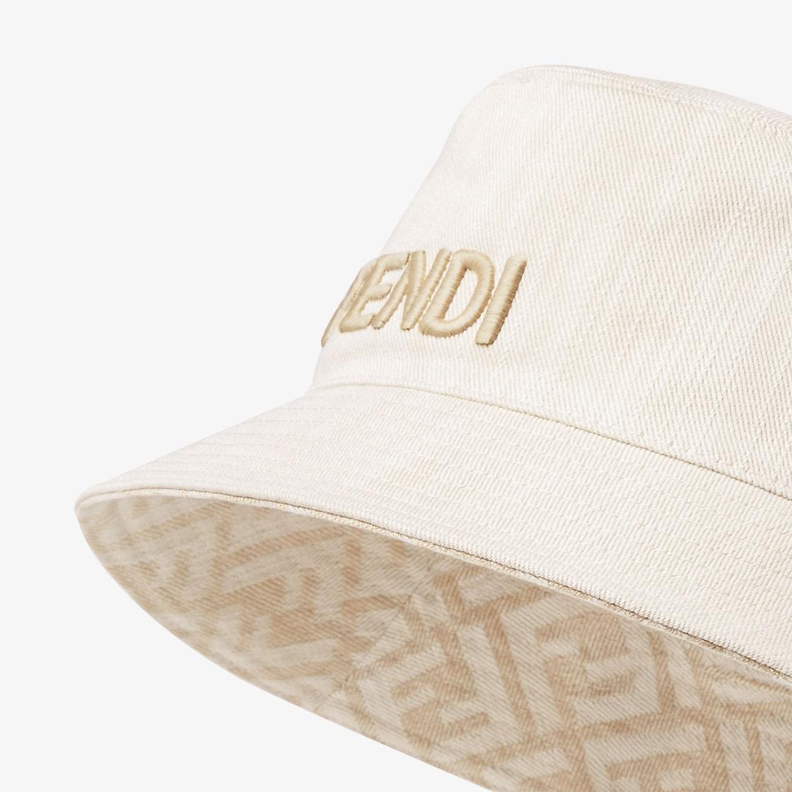 HatReversible white canvas bucket hat Product Image
