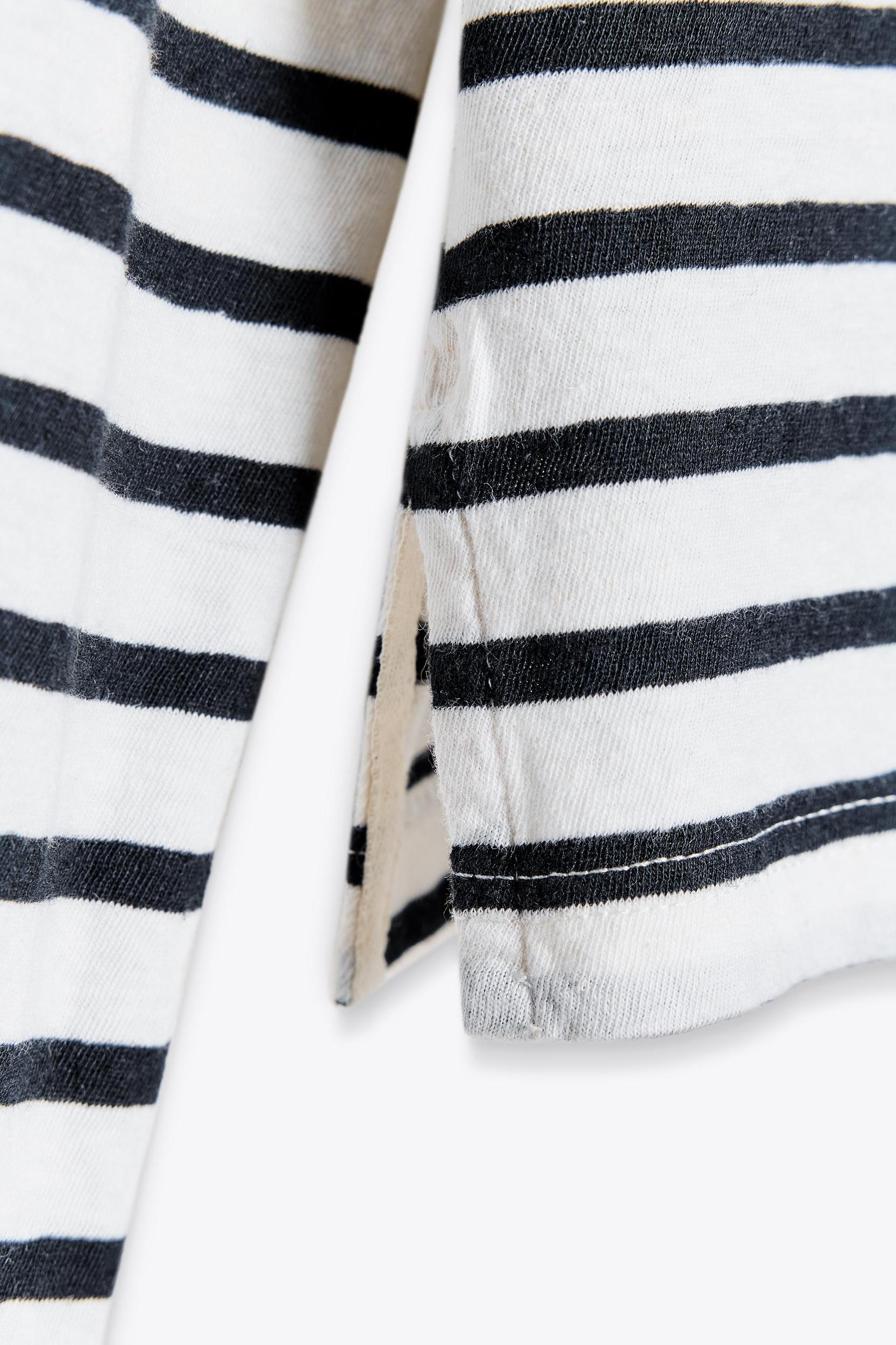 STRIPED LONG SLEEVE T-SHIRT Product Image