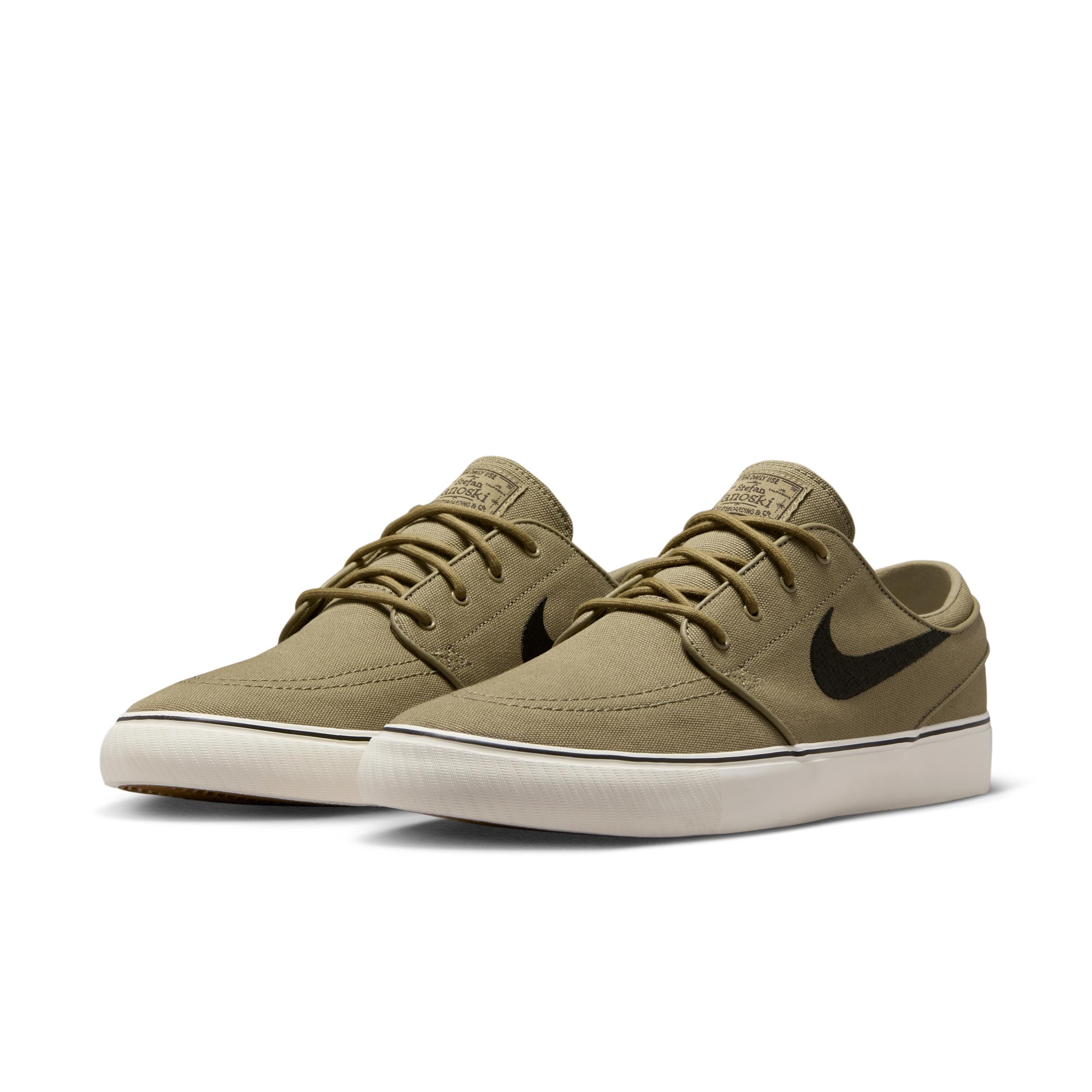 Men's Nike SB Zoom Janoski OG+ Canvas Skate Shoes Product Image