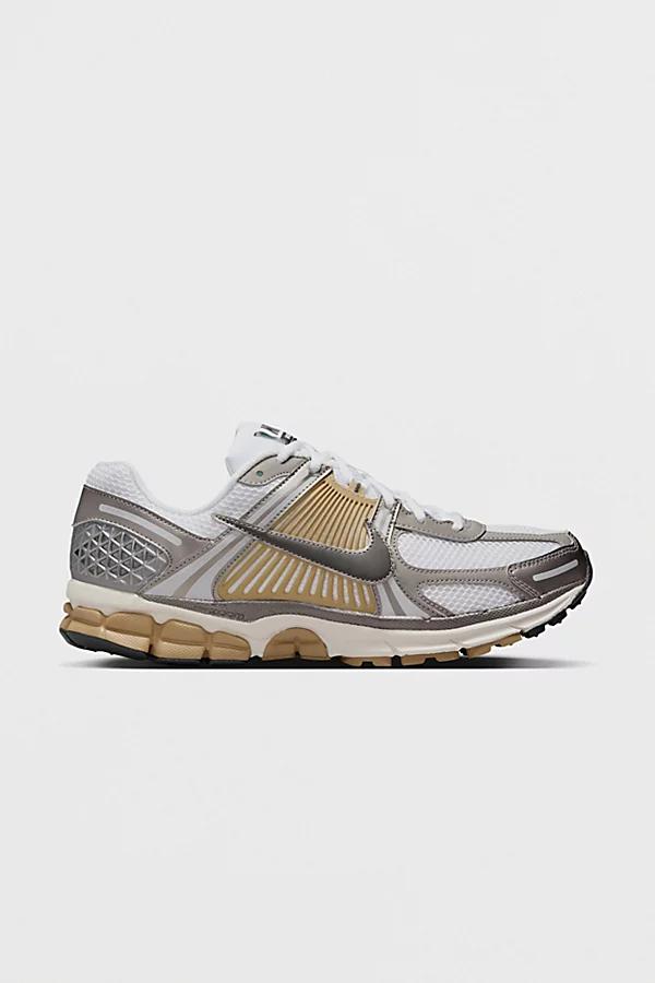 Nike Men's Zoom Vomero 5 Shoes Product Image