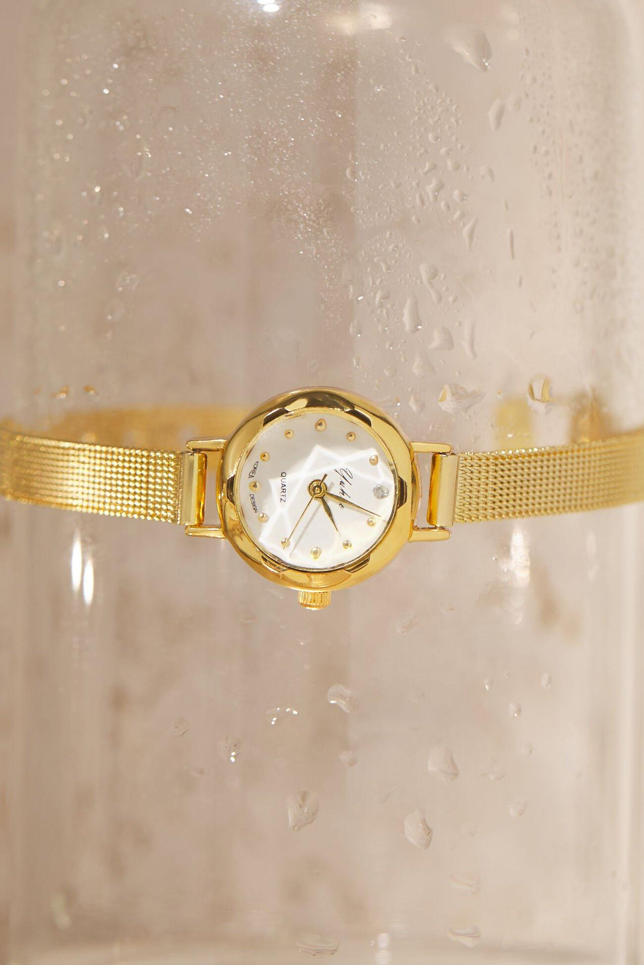 Round Face Gold Mesh Watch Product Image