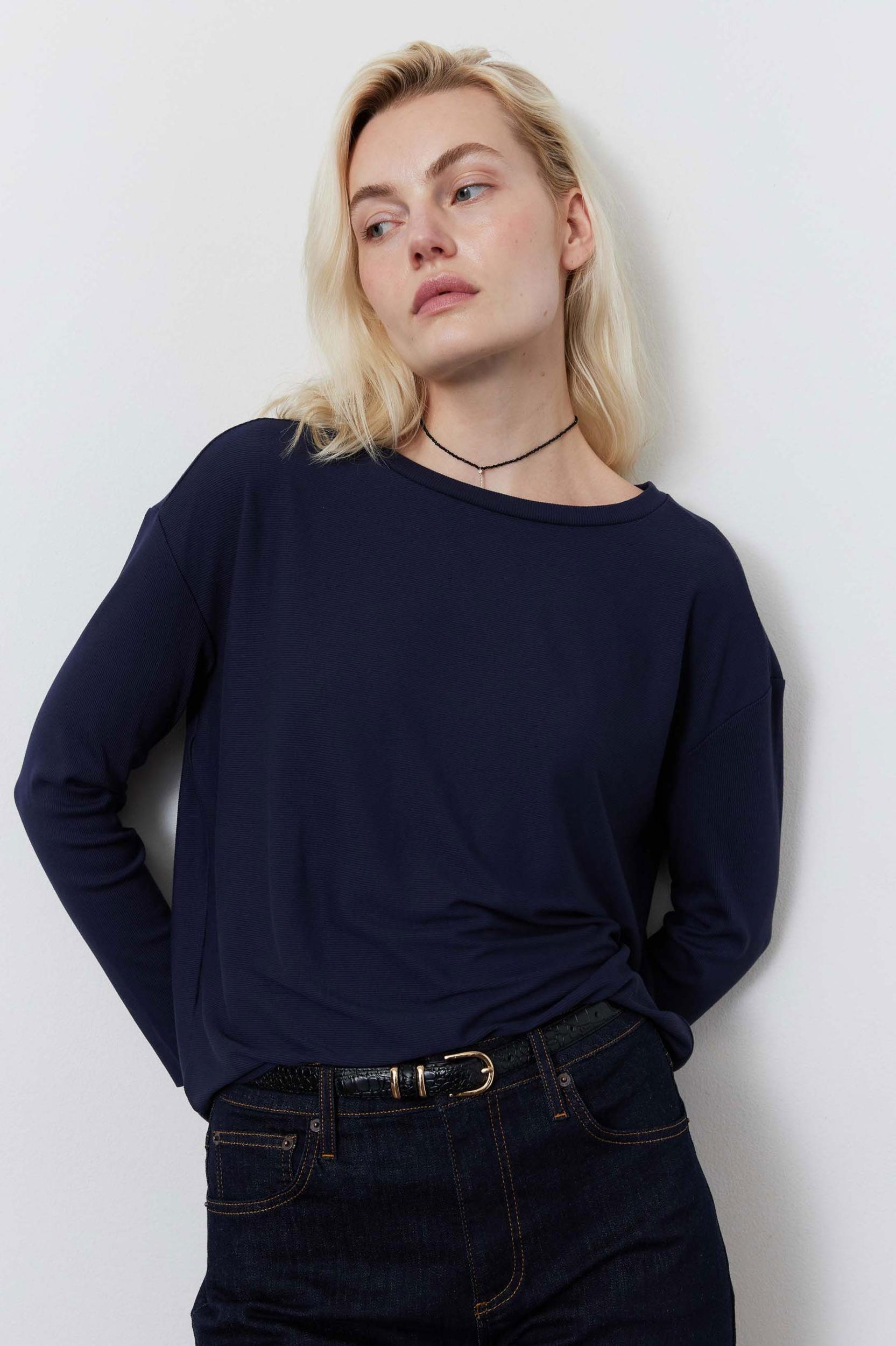 Essential Top With Buttons In The Back Product Image